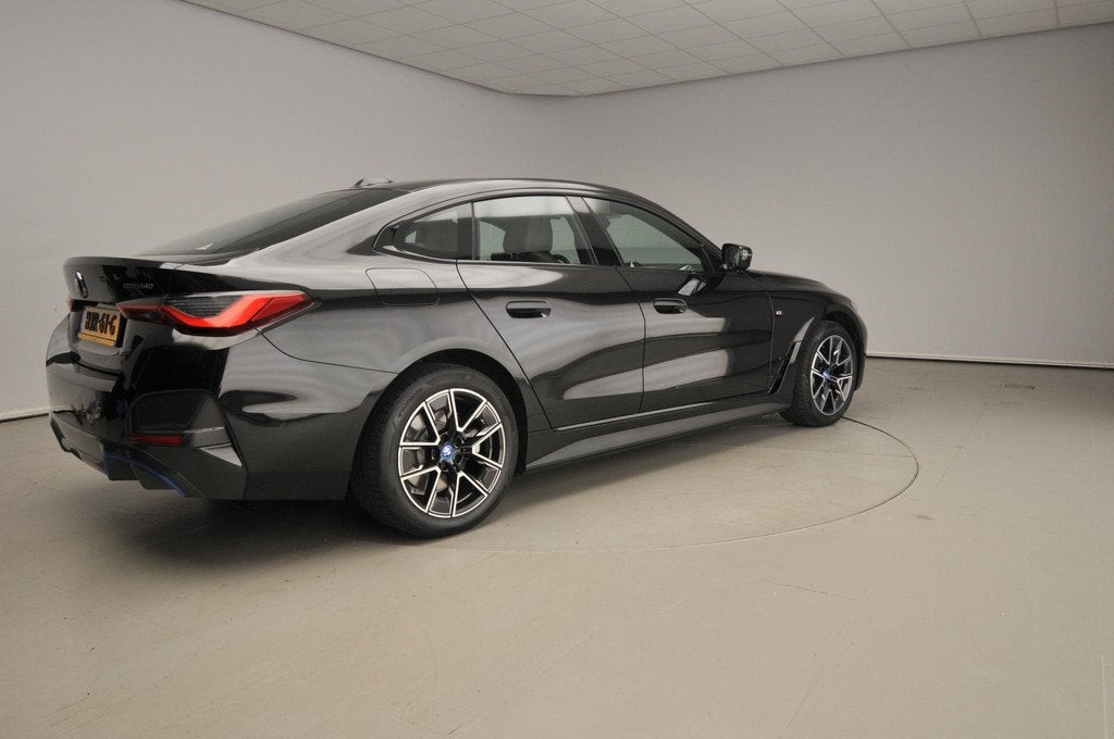 BMW i4 Gran Coupe eDrive40 | M-Sportpakket | LED | Leder | N, Auto's, BMW, Achterwielaandrijving, 590 km, Met garantie (alle)