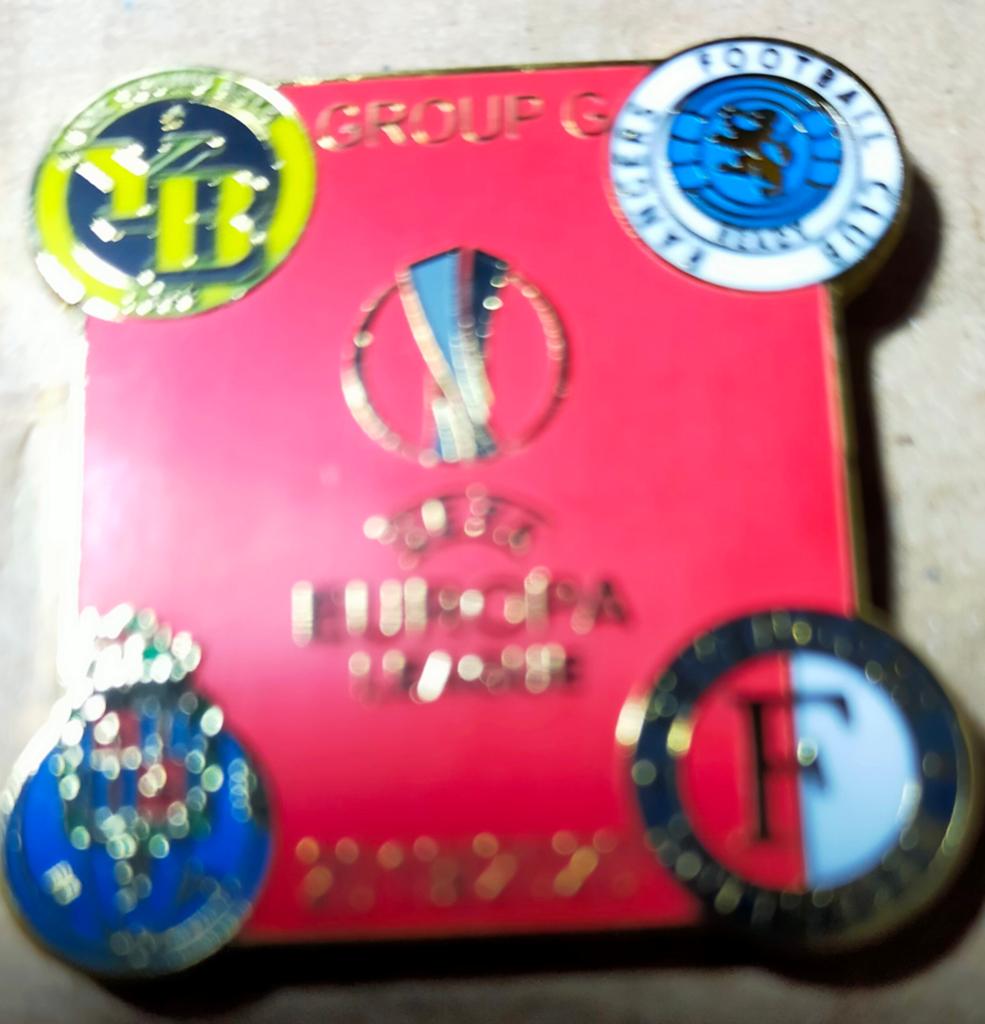 Europa League Group G pin Set - Voetbal Memorabilia, Ophalen of Verzenden, Gebruikt, Sport, Speldje of Pin