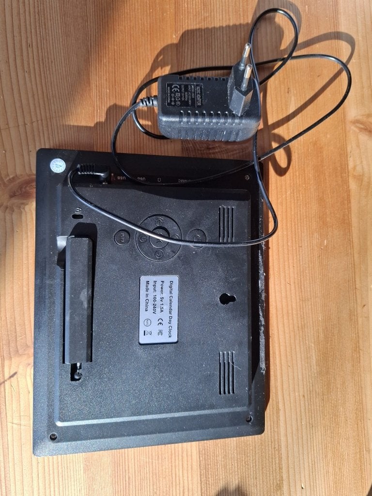 digitale klok met datum en dag, Kalenderfunctie, Ophalen of Verzenden, Digitaal, Wandklok