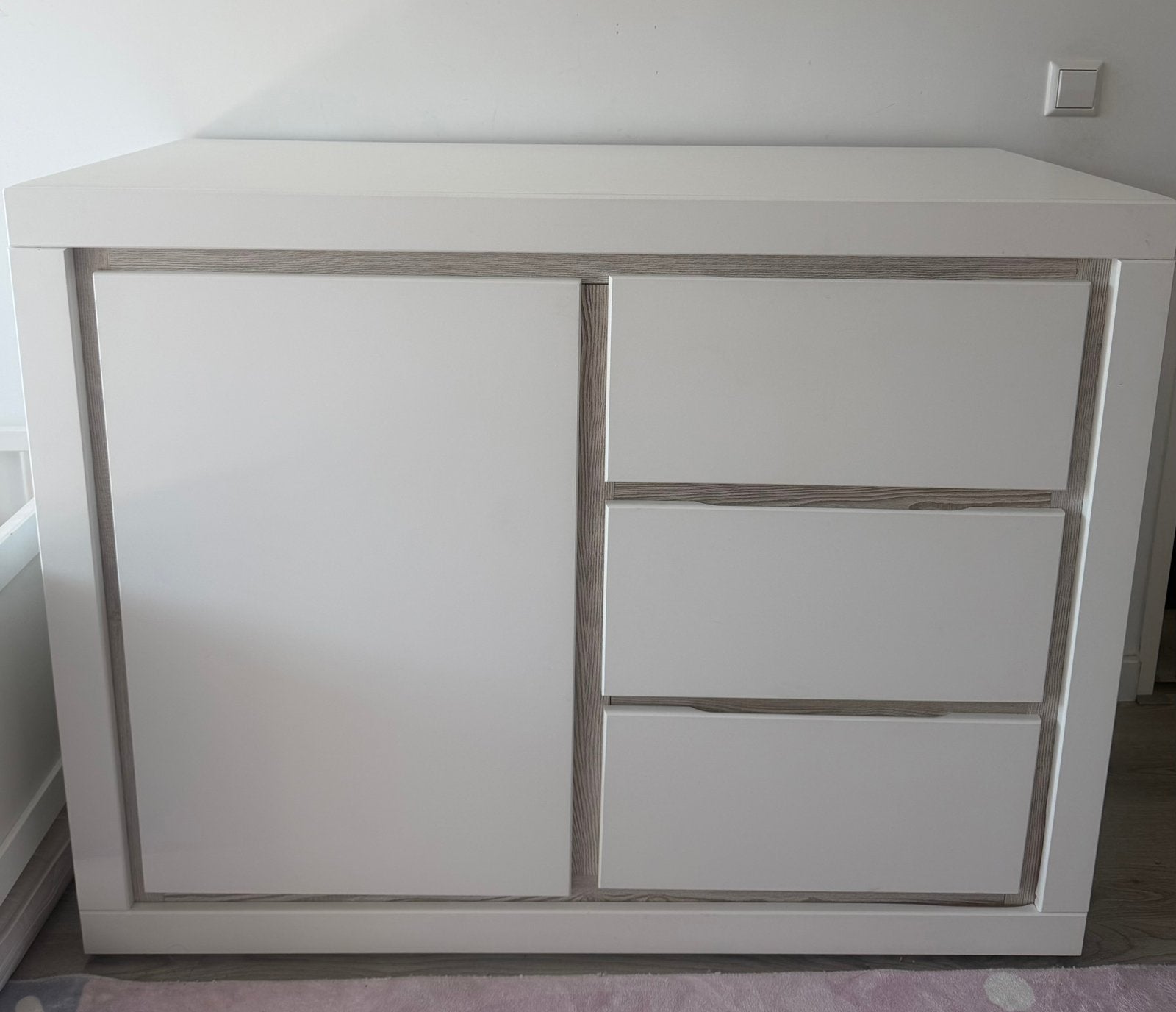 Witte stevige commode, Ophalen, Commode