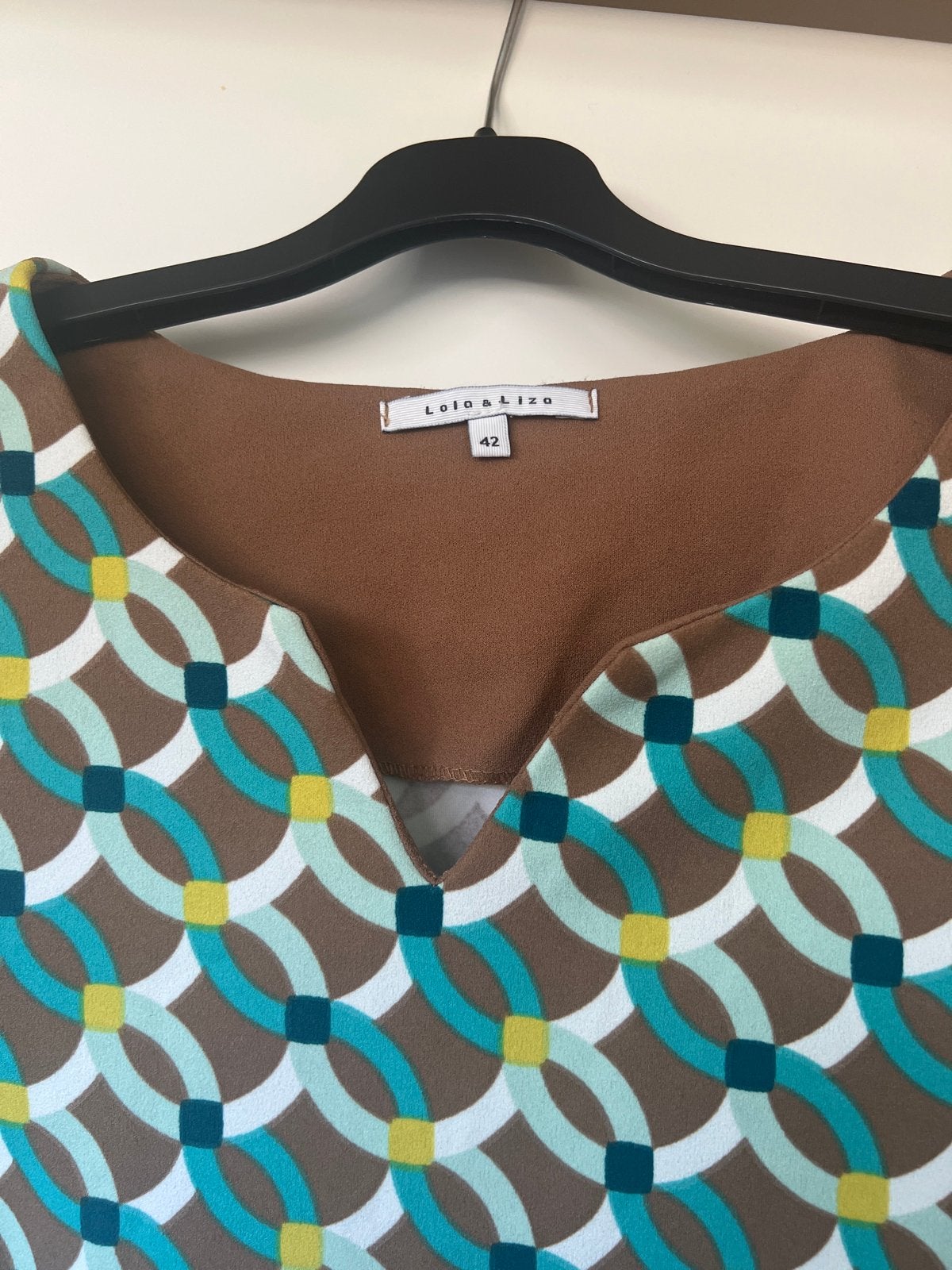 Lola & Liza jurk met geometrisch patroon, maat 42, Kleding | Dames, Meerkleurig, Maat 42/44 (L), Ophalen of Verzenden, Zo goed als nieuw