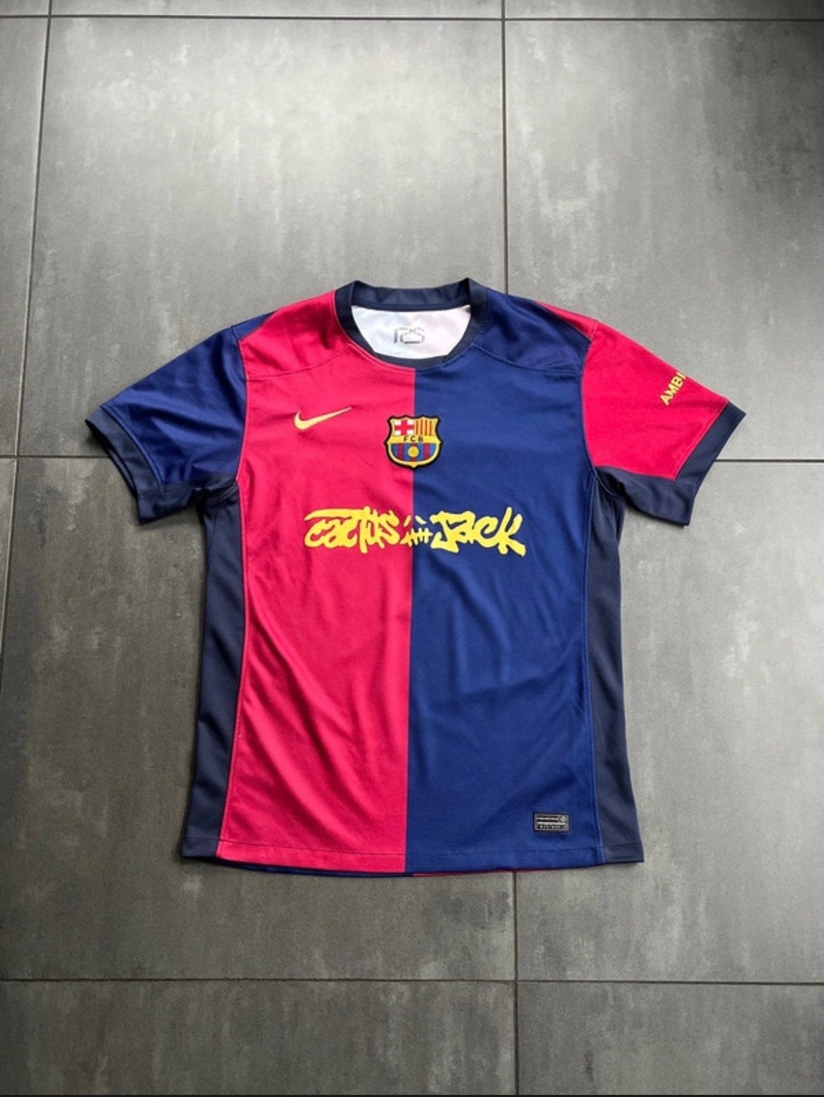FC Barcelona x Cactus Jack voetbalshirt, Zo goed als nieuw, Voetbal, Meerkleurig, Verzenden