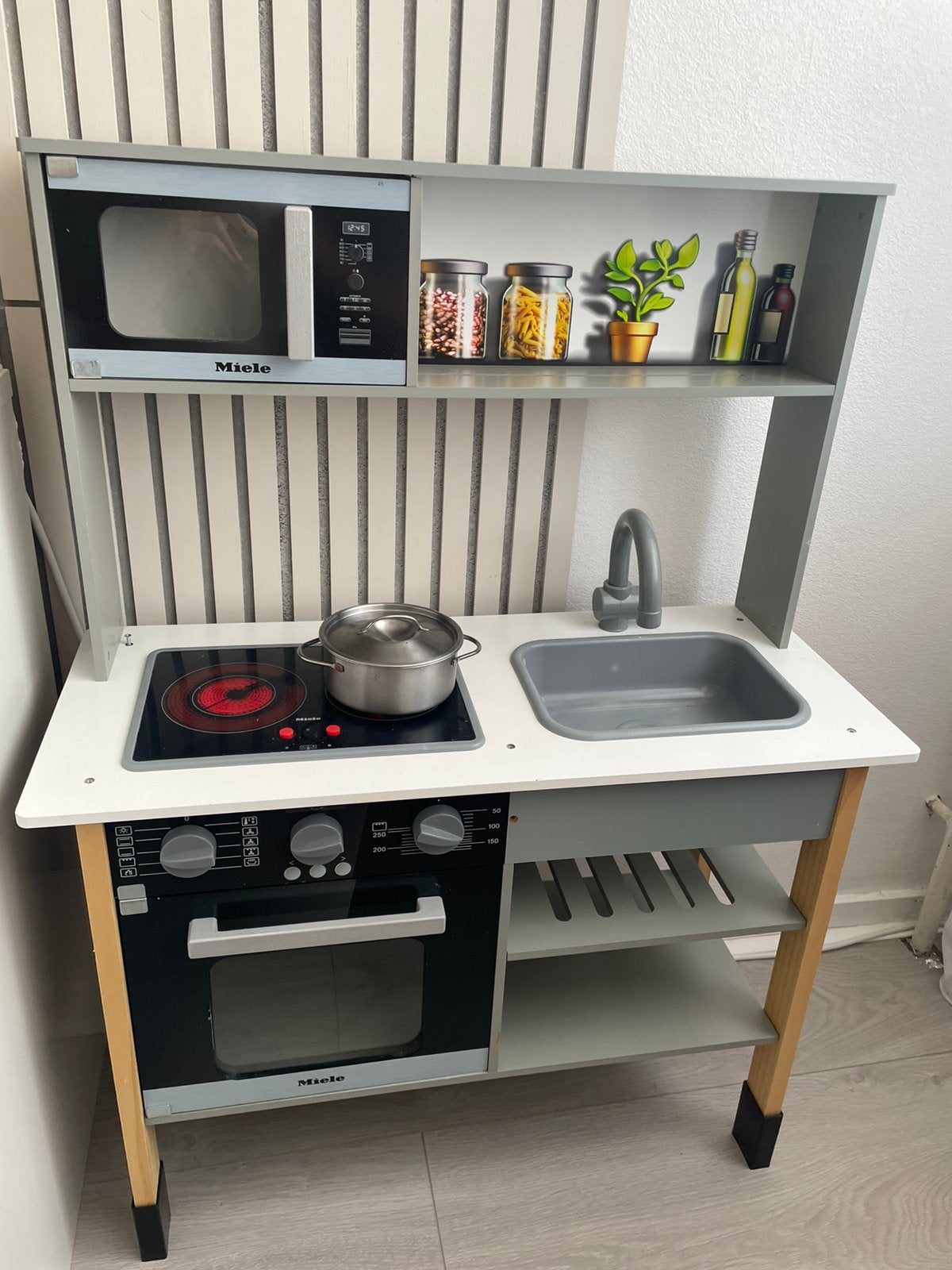 Kinderkeuken van Miele, Ophalen, Zo goed als nieuw