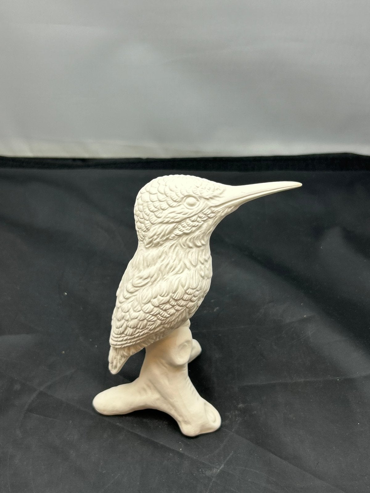 Vintage Goebel Ijsvogel beeldje 38/223 wit Biscuit porselein, Ophalen, Zo goed als nieuw, Dier