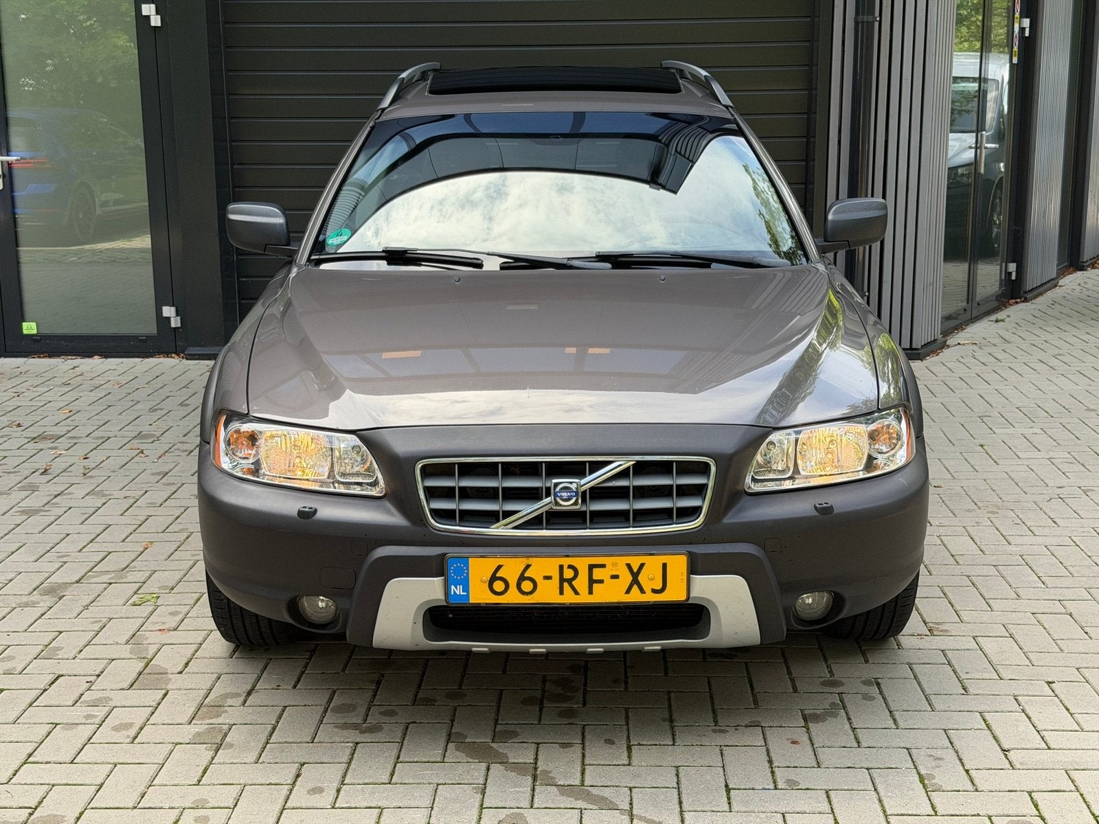 Volvo XC70 2.5 T Summum (bj 2005, automaat), Auto's, Volvo, Automaat, Bruin, XC70, 209 pk