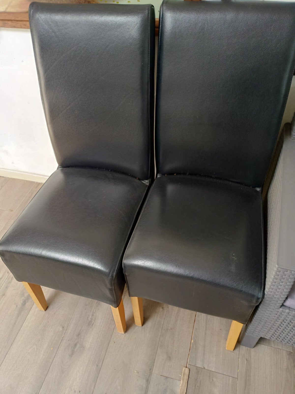 2 mooie zwarte stoelen, Ophalen