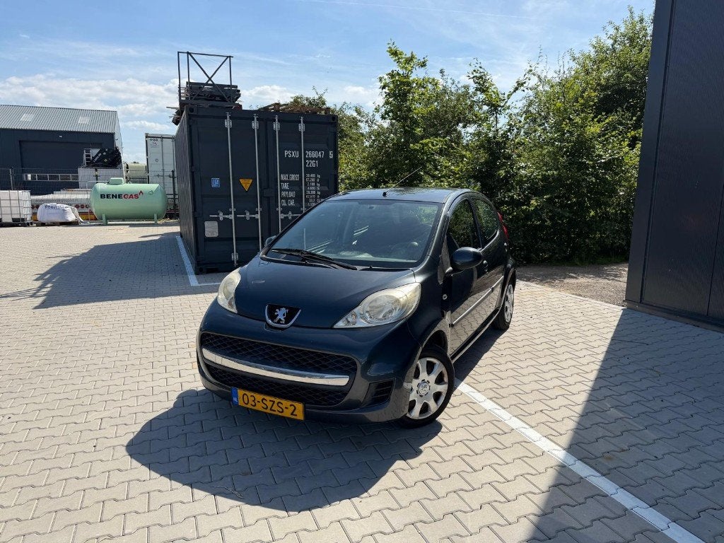 VERKOCHT Peugeot 107 1.0 5DR VERKOCHT, Voorwielaandrijving, Euro 5, Stof, Zwart