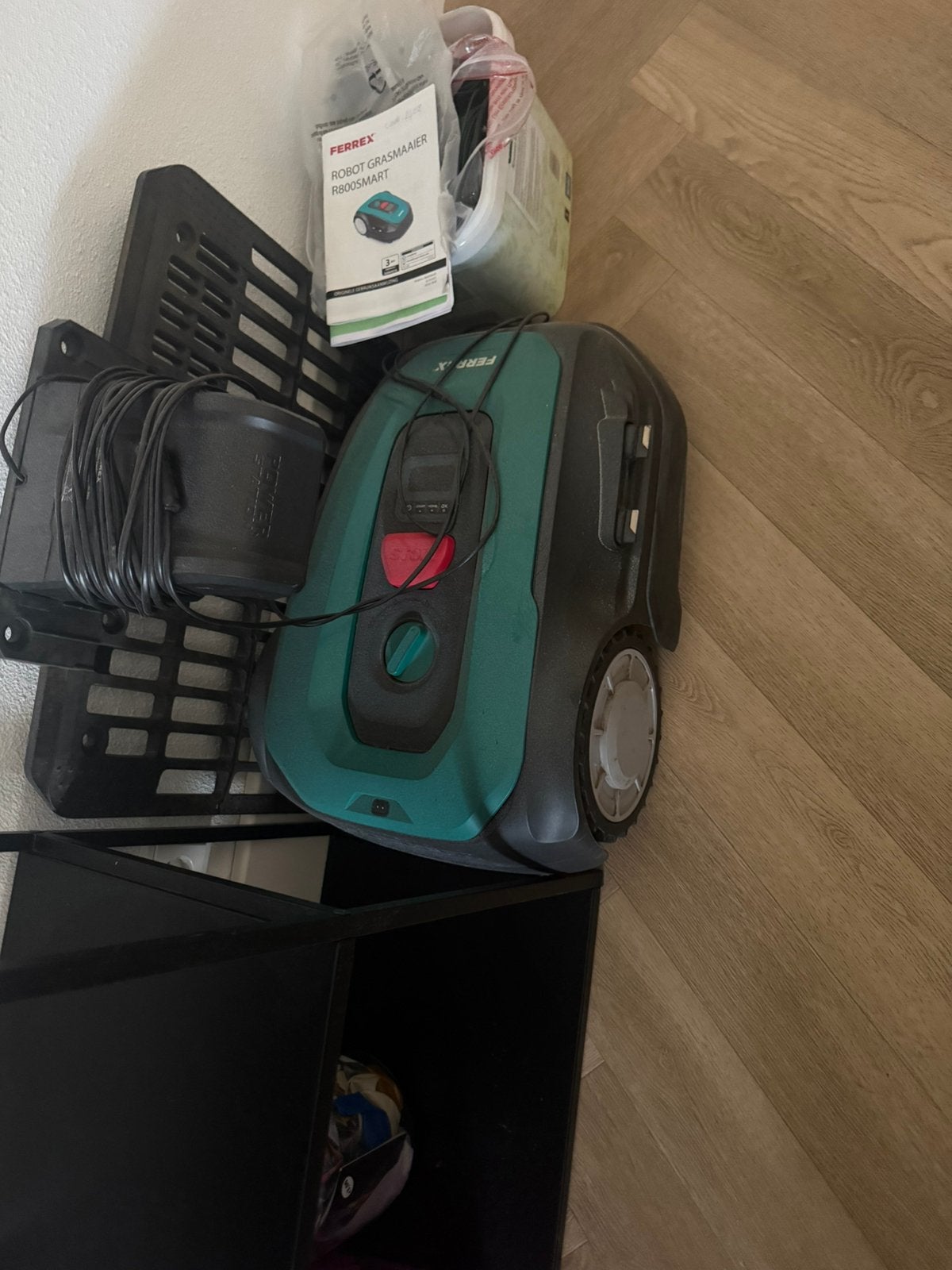 Ferrex Robot Grasmaaier R800Smart - Automatisch Maaien, Tuin en Terras, Robotmaaiers, Ophalen of Verzenden, Gebruikt, 20 tot 25 cm