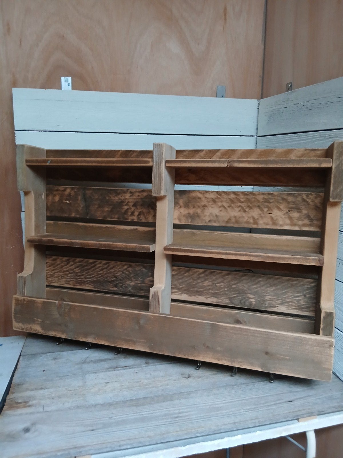 Houten wandrek met planken en haken, Ophalen of Verzenden, Onbekend, Onbekend, Onbekend