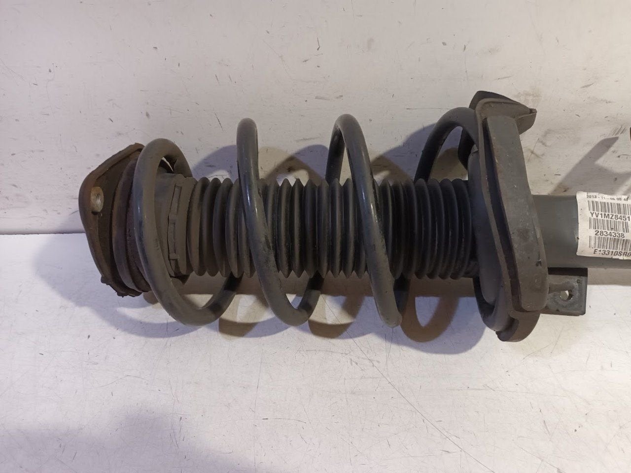 Veerpoot rechts voor Volvo V40, Auto-onderdelen, Onderdelen@venauto.nl, Van der Ven Autorecycling B.V., Gebruikt, Ettenseweg 76, 4706 PB Roosendaal, The Netherlands