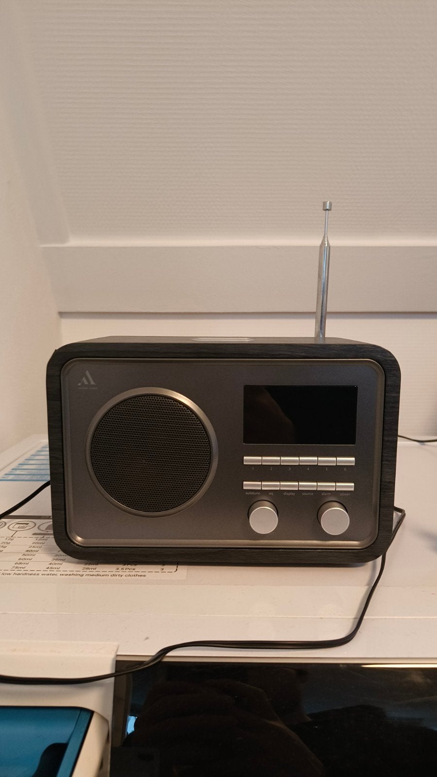 Argon radio 1, dab +Kleine beschadiging op de hoek, zie foto, Ophalen of Verzenden