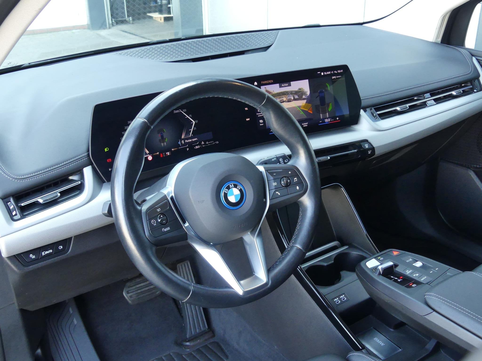 BMW 2-serie Active Tourer 225e xDrive *t/m 10de bouwjaar gar, Automaat, Gebruikt, 150 min, Zwart