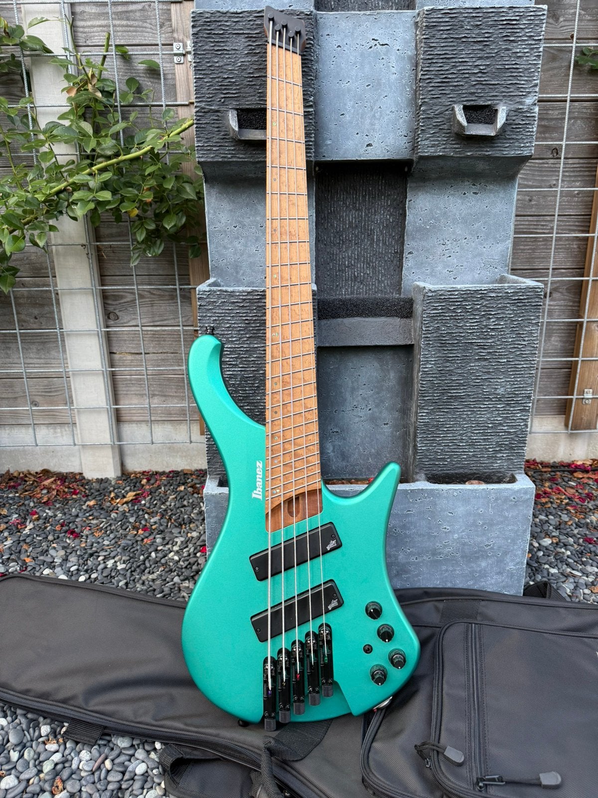 Ibanez EHB1005SMS – 5-snarige shortscale – Aguilar pickups, Ophalen of Verzenden, Gebruikt, Elektrisch, 5-snarig