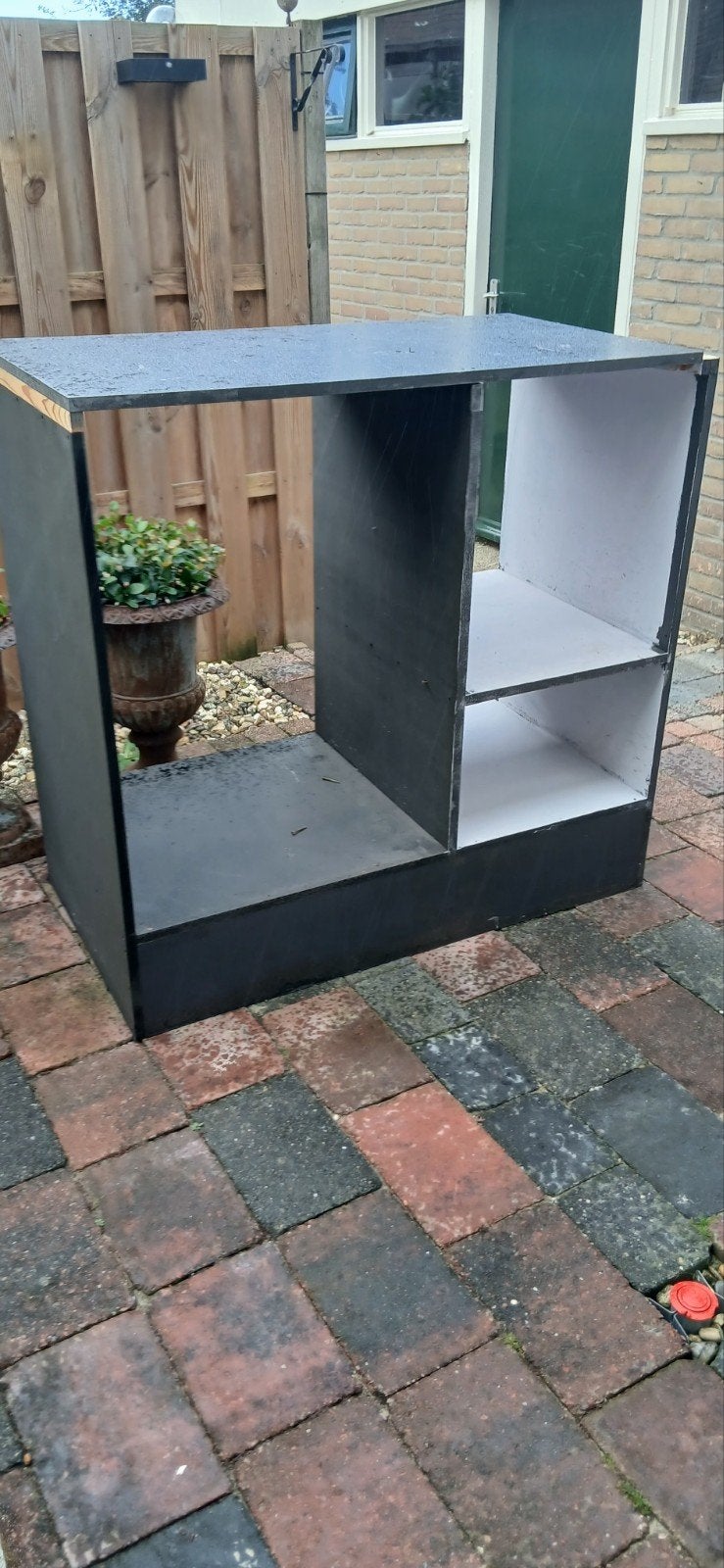 Zwart houten kastje met planken, Ophalen