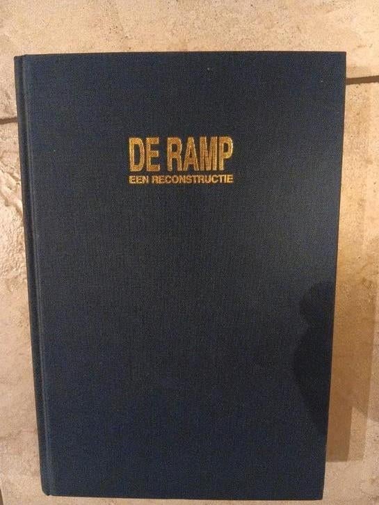 De Ramp: Een Reconstructie - Kees Slager (over 1953), Gelezen, Niet van toepassing, Ophalen of Verzenden, Algemeen