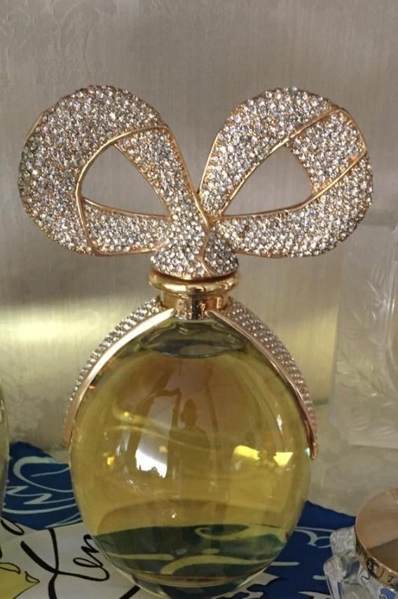 Elizabeth Taylor White Diamonds Parfum Factice XXL Giant, Verzamelen, Ophalen, Zo goed als nieuw, Parfumfles, Gevuld