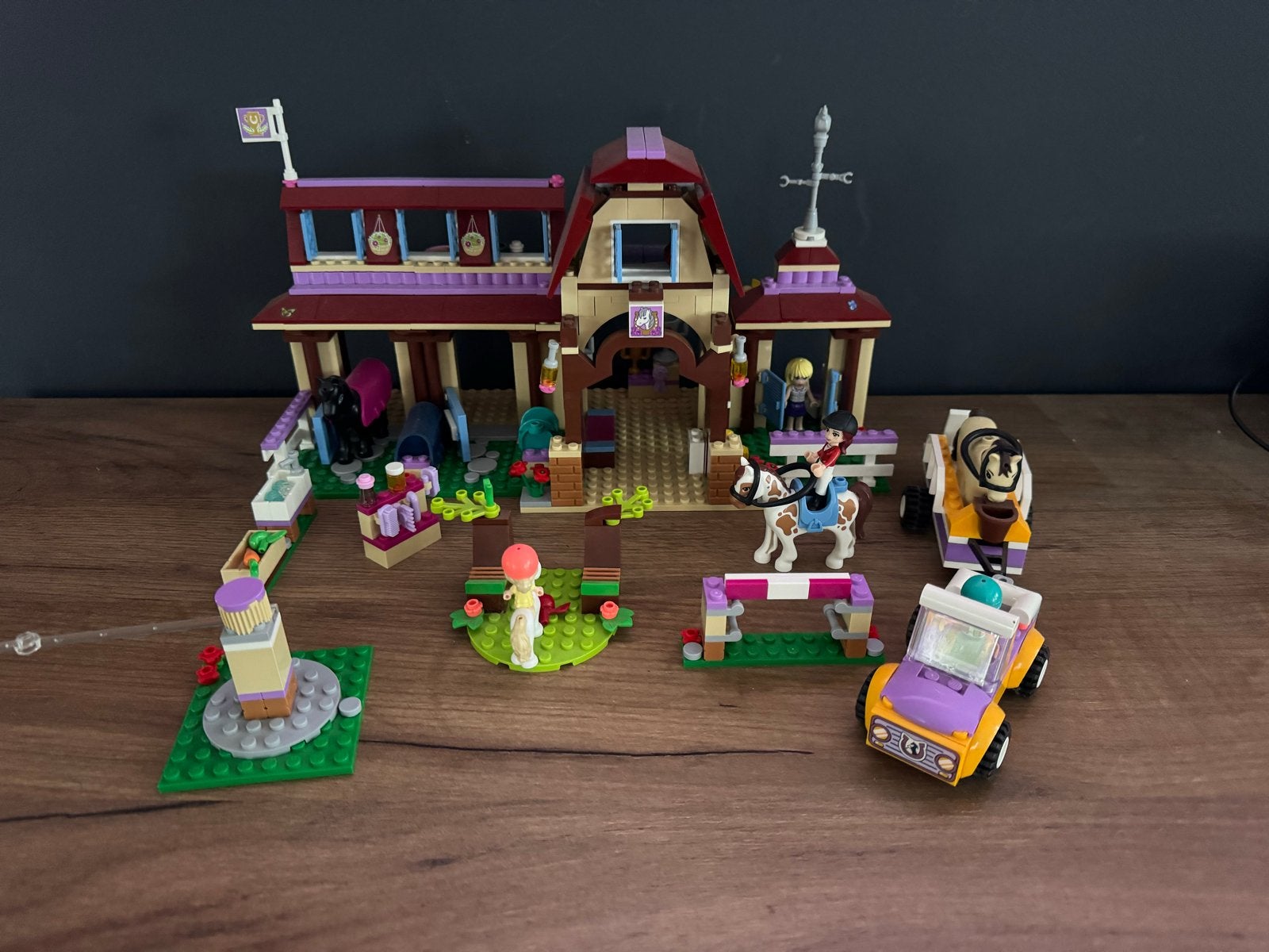 Lego Friends Heartlake Paardrijclub (41126) + extra’s!, Ophalen of Verzenden, Zo goed als nieuw