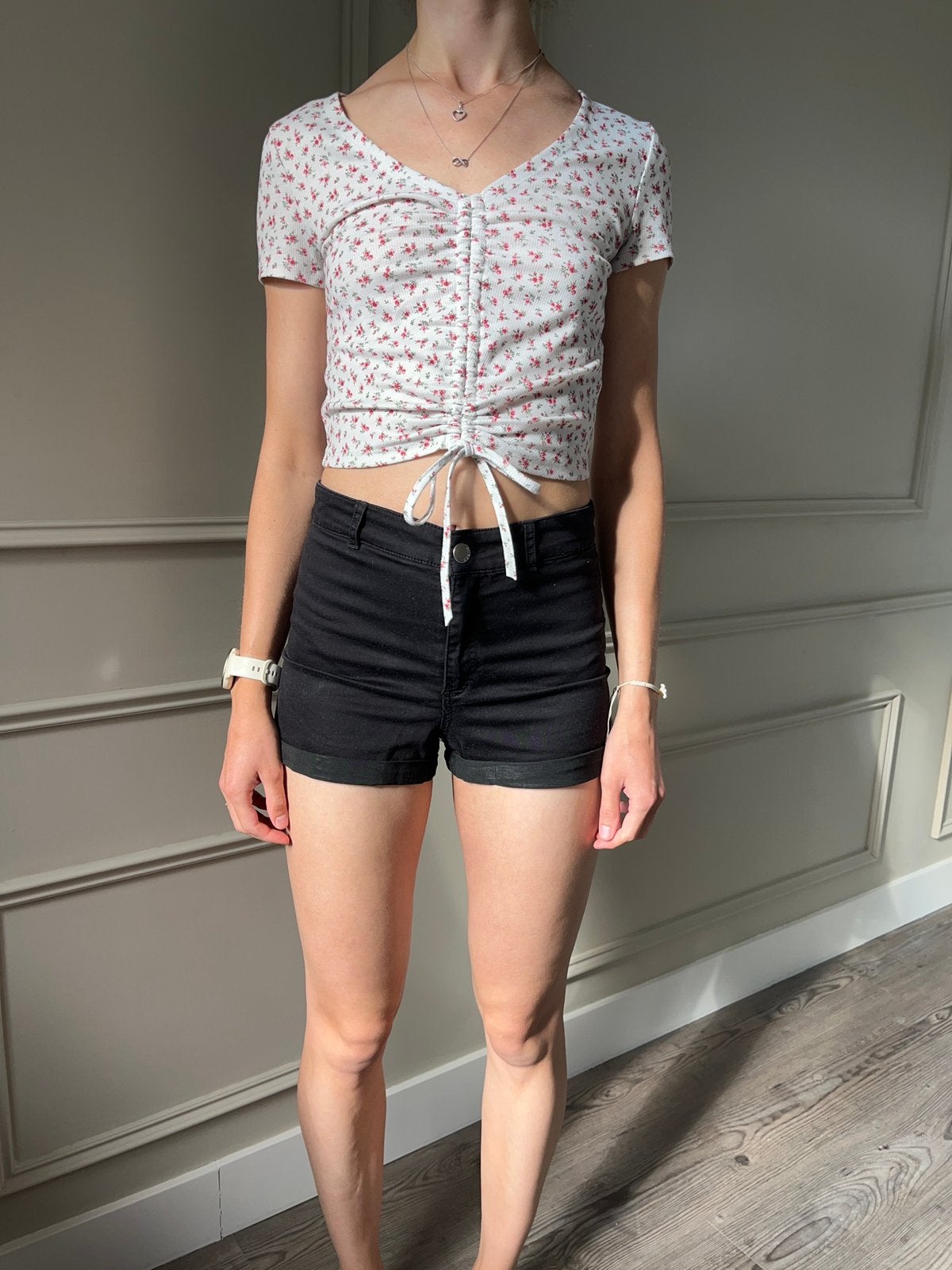 Highwaisted short | H&M Devided | Maat 36, Kleding | Dames, Kort, Zwart, Ophalen of Verzenden, Zo goed als nieuw