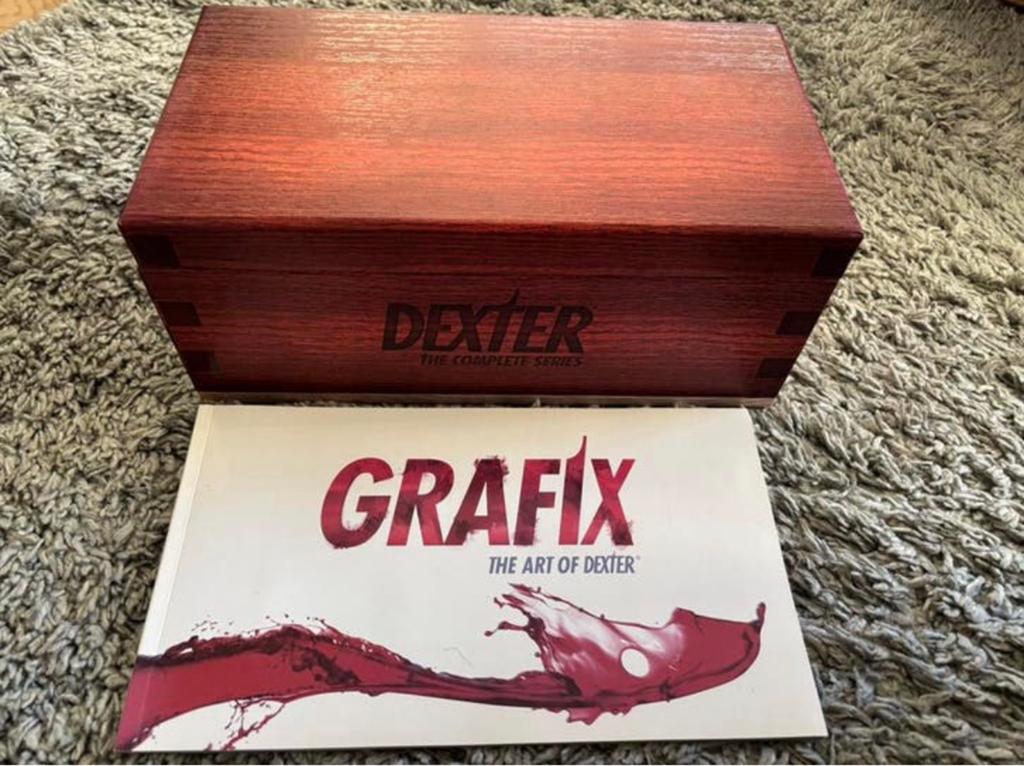 Dexter bloodslide - de volledige reeks op dvd met Dexter box, Ophalen of Verzenden, Zo goed als nieuw, Actiefiguur of Pop