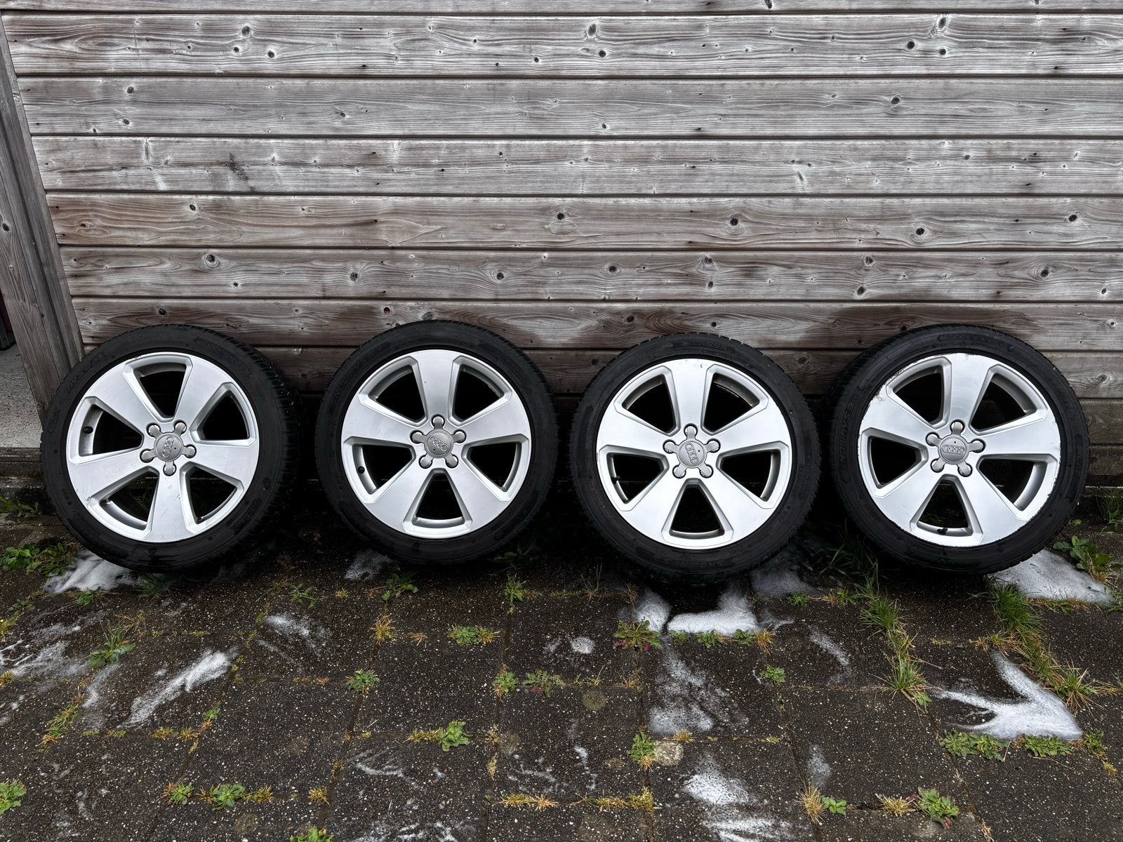 Audi 17 inch velgen met winterbanden 225/45R17, Auto-onderdelen, Ophalen, Gebruikt, Banden en Velgen, 17 inch