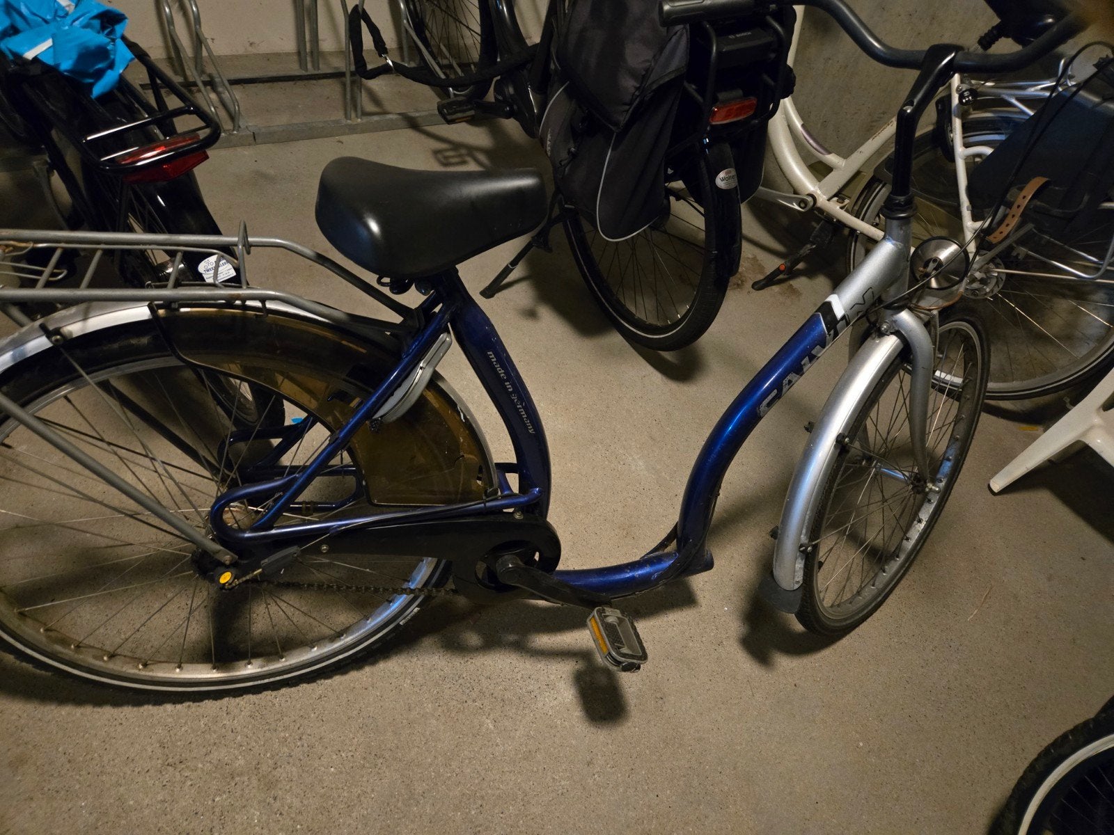 Calvin Damesfiets - Blauw/Zilver - Lage Instap, Fietsen en Brommers, Fietsen | Dames | Damesfietsen, Overige merken, Velgrem, Ophalen of Verzenden