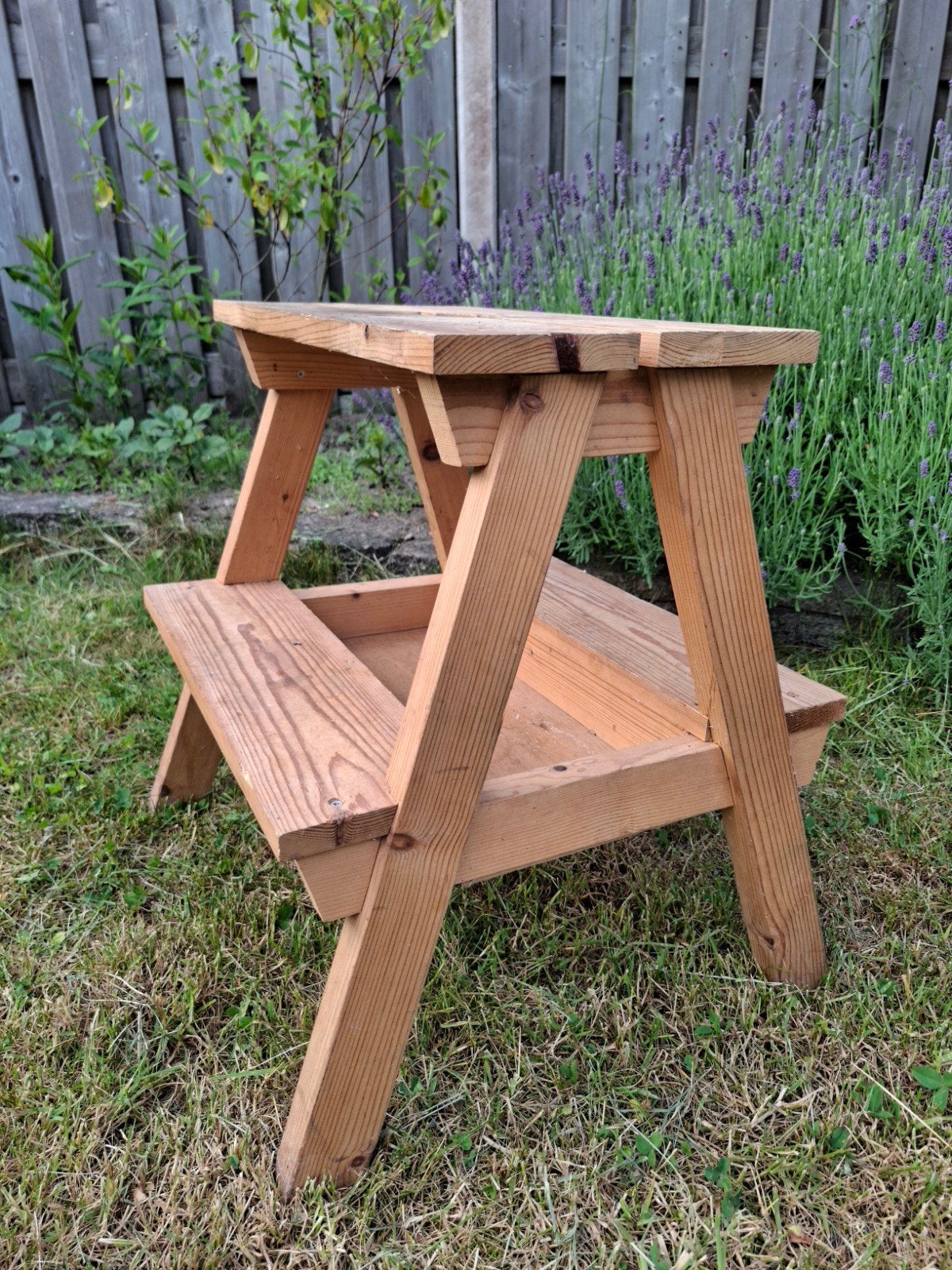 Houten keuken of klus krukje, Ophalen, Zo goed als nieuw, Hout