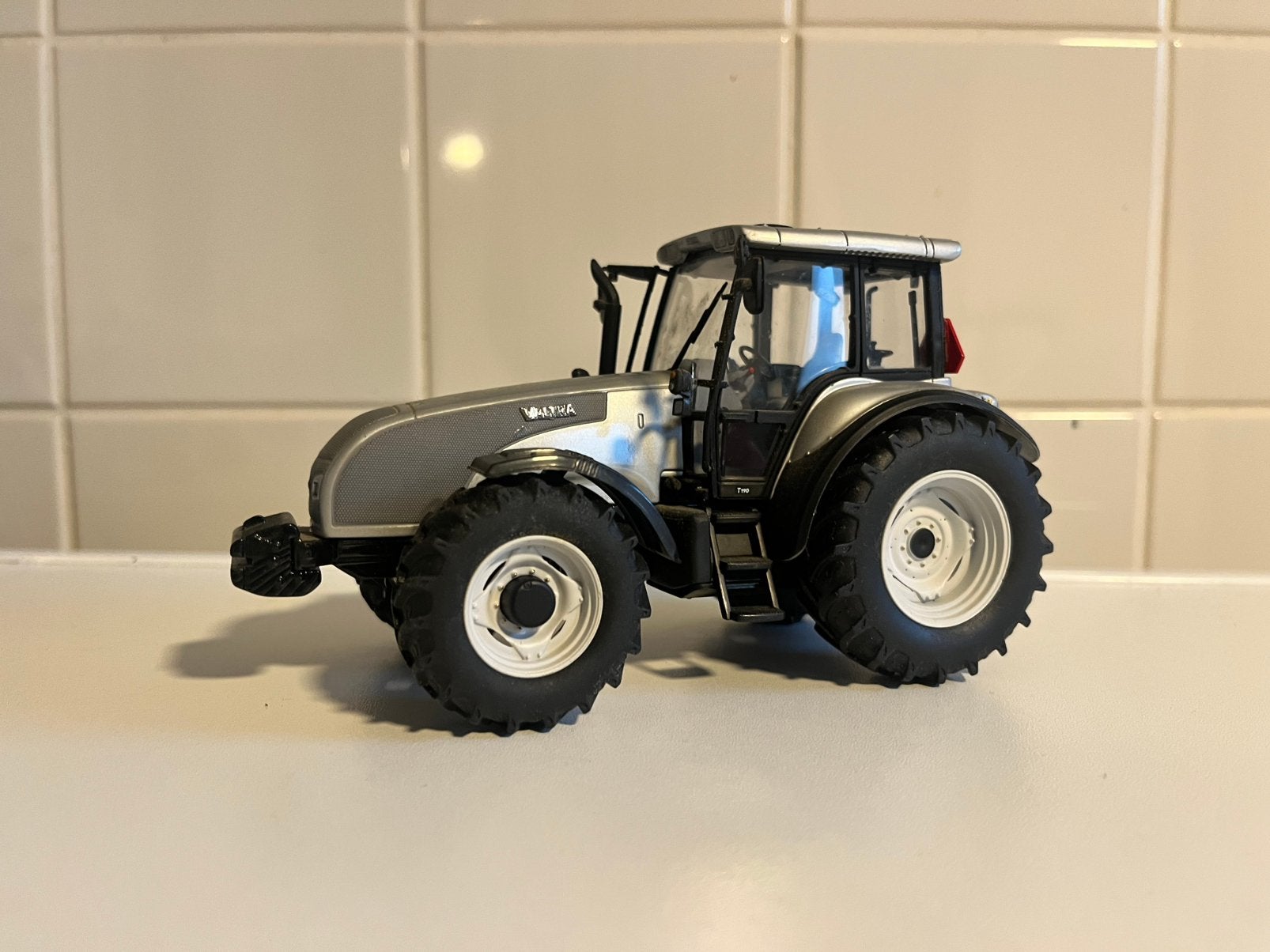 Valtra T190 Zilver UH, Ophalen of Verzenden, Zo goed als nieuw, Tractor of Landbouw, Universal Hobbies
