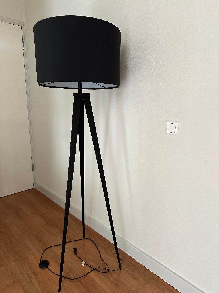 Staande lamp zwart van het merk zuiver, Ophalen, Zo goed als nieuw, 150 tot 200 cm