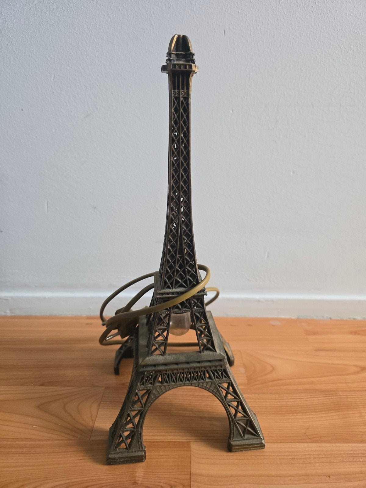 Lamp Eiffeltoren, Ophalen