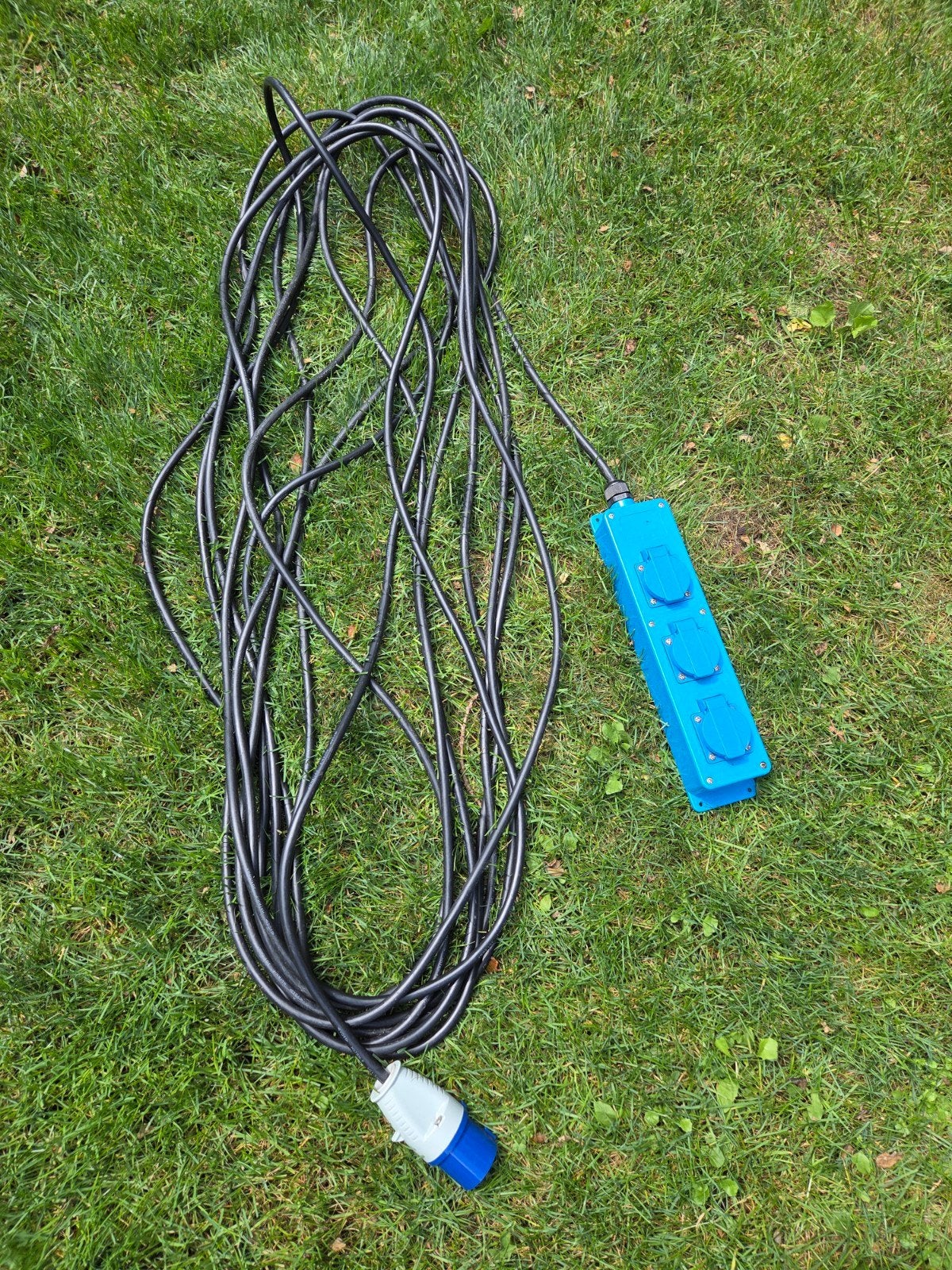 Verlengsnoer met stekkerdoos - 20 meter, Ophalen, Gebruikt, Kabel of Snoer