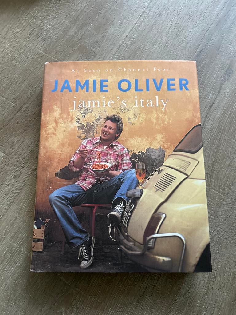 Jamie's Italy - Jamie Oliver kookboek, Boeken, Ophalen of Verzenden, Zo goed als nieuw, Italië, Tapas, Hapjes en Dim Sum