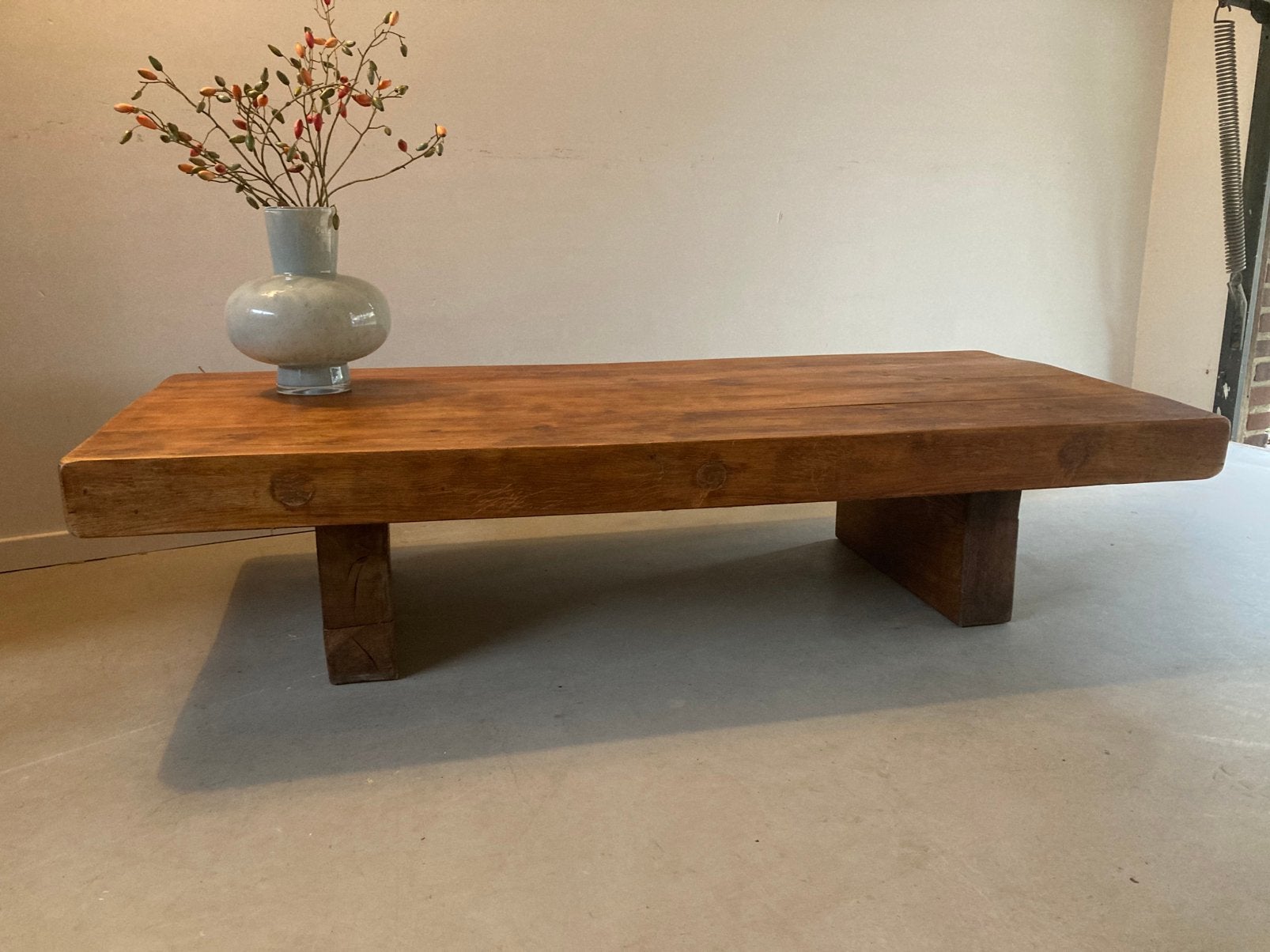 Vintage Wabi Sabi massief eiken salontafel jaren ‘70, Gebruikt, Eikenhout, X, 150 tot 200 cm