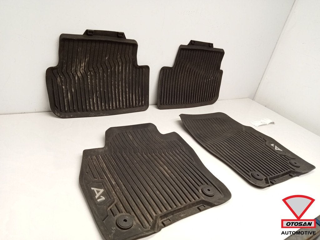 Audi A1 82A Mattenset Automatten Set Rubber Origineel!, Gebruikt, AUDI AG, Auto-Union-Strasse 1
85045  Ingolstadt, DE, Kundenbetreuung@audi.de