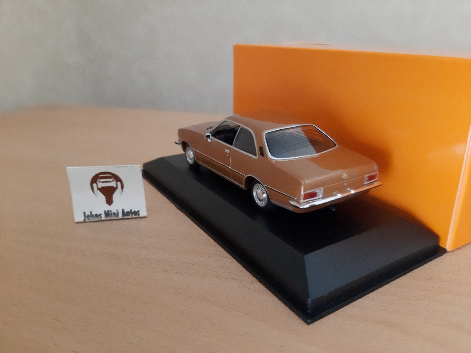 Opel Rekord D Coupe 1975 goud-metallic van Maxichamps 1:43, Overige merken, Auto, Nieuw, Ophalen of Verzenden