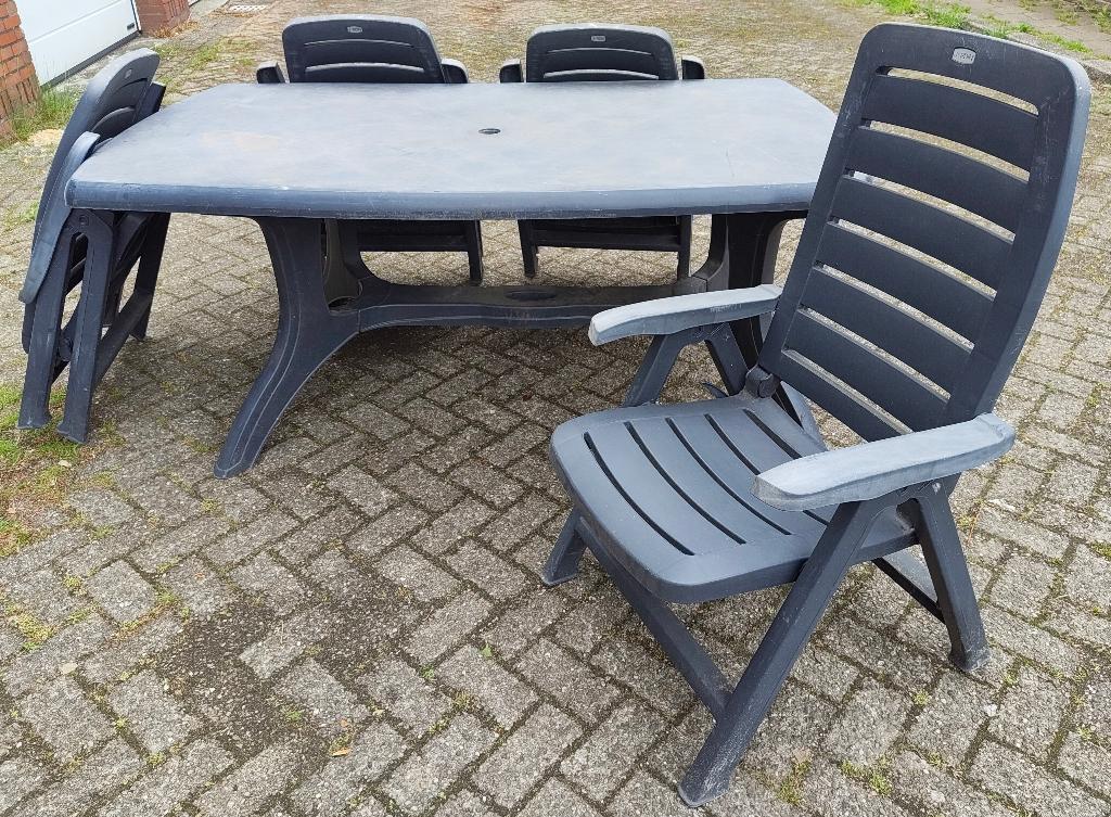 Tuinset (eettafel, 4 stoelen) - GRATIS, Ophalen, 4 zitplaatsen, Kunststof, Gebruikt