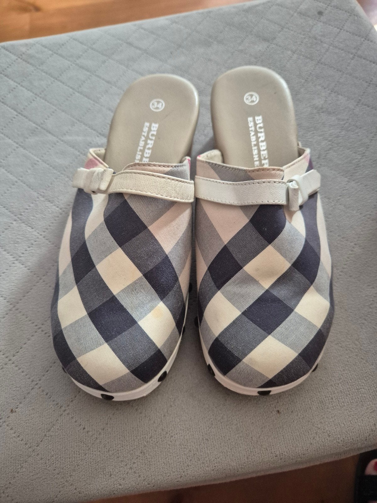 Burberry schoenen maat 34! Meer makeup, kleding, Meisje, Overige typen, Nieuw, Ophalen of Verzenden