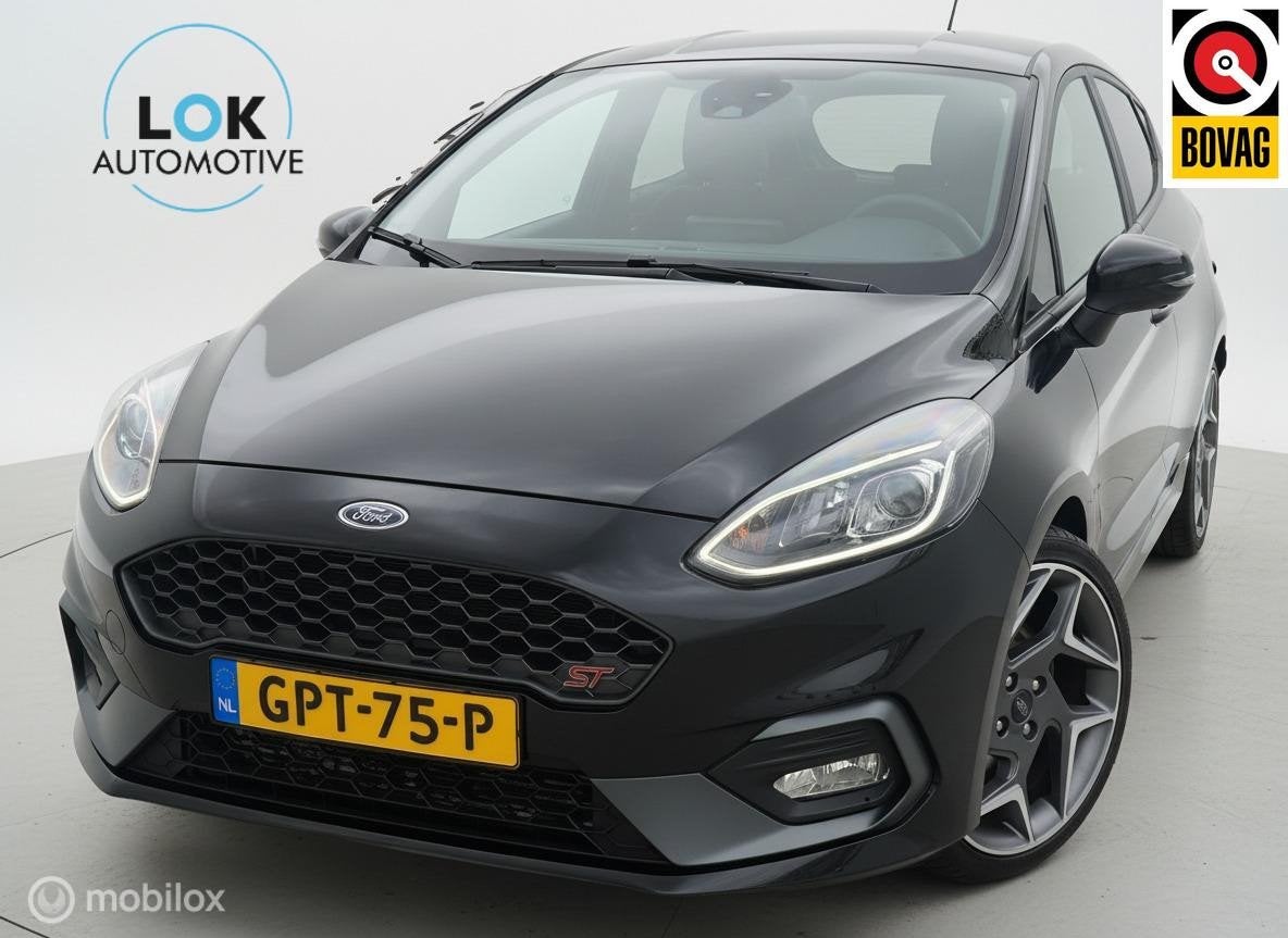 Ford Fiesta 1.5 EcoBoost ST-3 RECARO|KEYLESS|CAMERA|B&O|MAXT, Voorwielaandrijving, Zwart, Handgeschakeld, 17 km/l