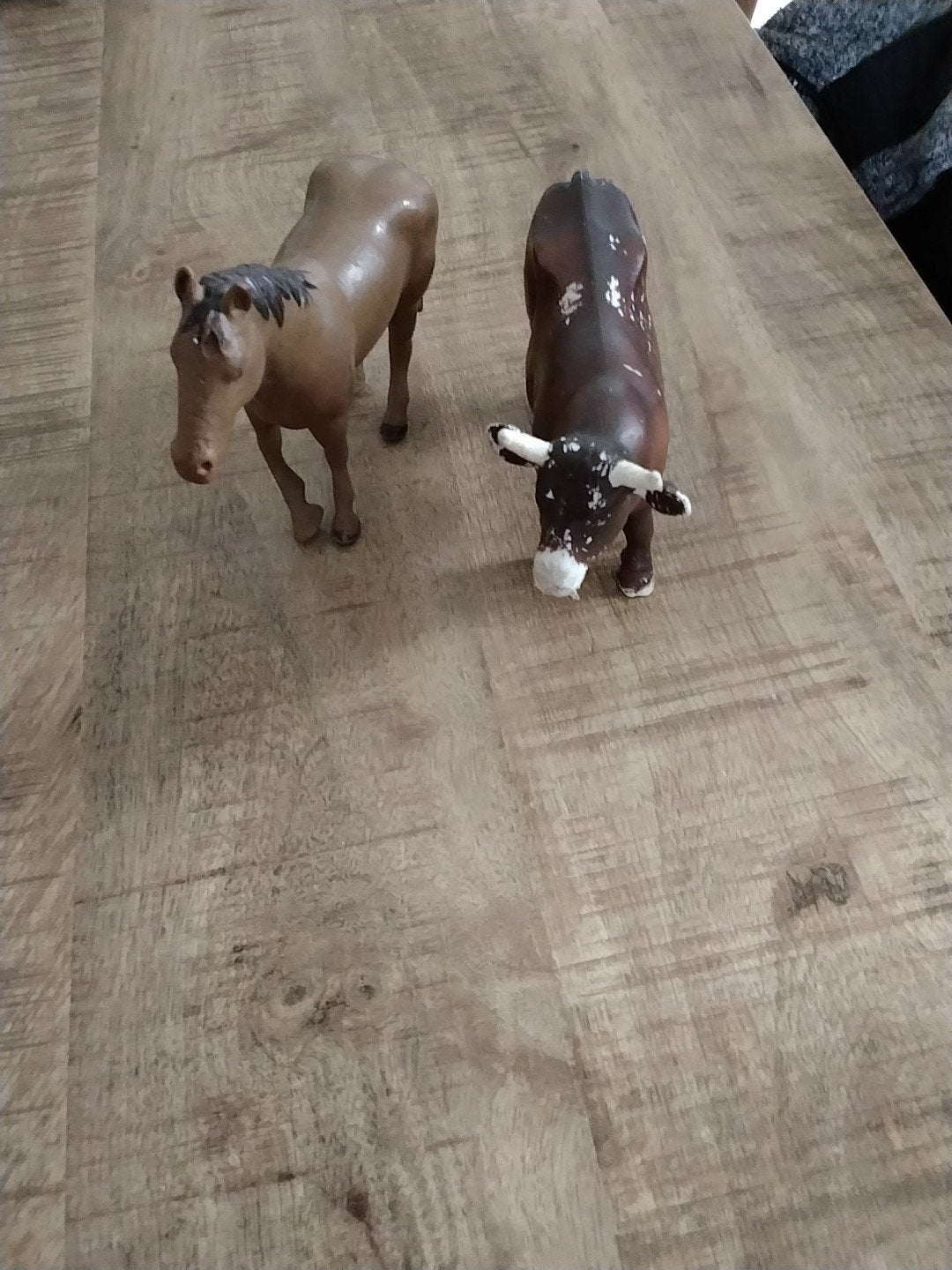 Paart en koe van Bruder € 5 per stuk, Ophalen of Verzenden, Gebruikt, Beeldje of Figuurtje