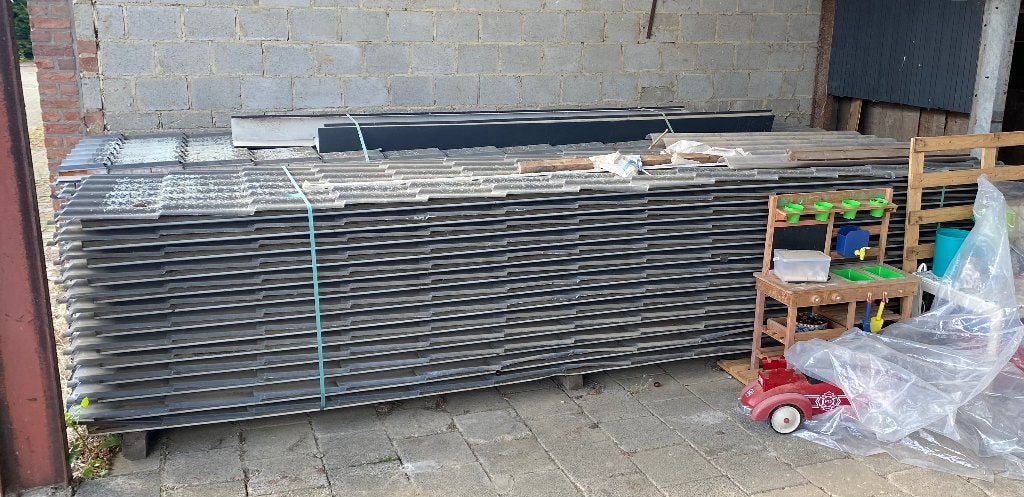 26 Geïsoleerde Dakpanplaten 150M2, Doe-het-zelf en Verbouw, Gebruikt, Zwart, 15 m² of meer, Metaal
