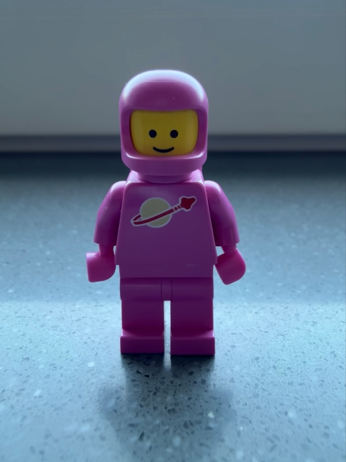 LEGO Minifiguur Lenny tlm108 – Dark Pink Classic Space 70841, Ophalen of Verzenden, Zo goed als nieuw