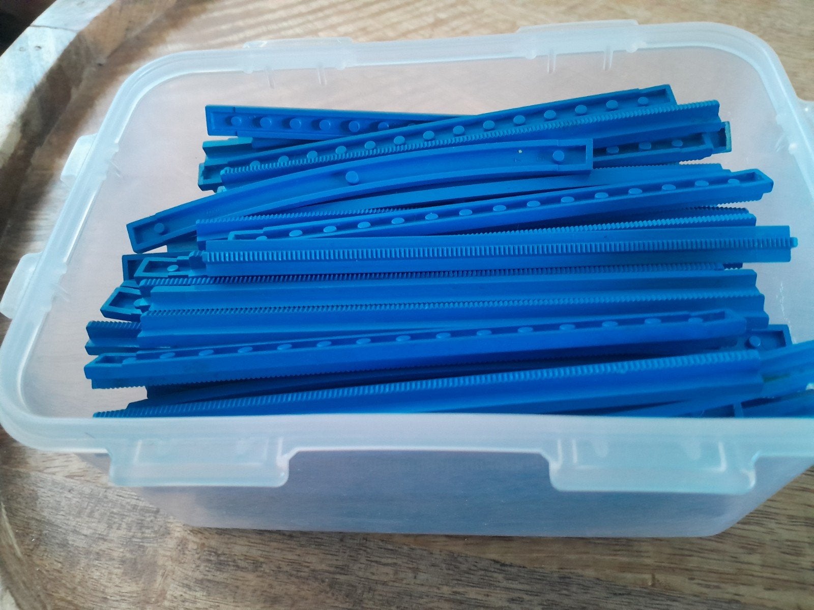 Lego treinrails. Doosje vol, recht en bocht, Verzamelen, Ophalen of Verzenden, Gebruikt