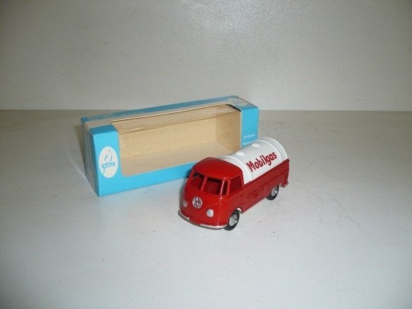 Budgie Toys VW T1 pick-up Tankwagen MOBILGAS, Hobby en Vrije tijd, Ophalen of Verzenden, Nieuw, Auto, Overige merken