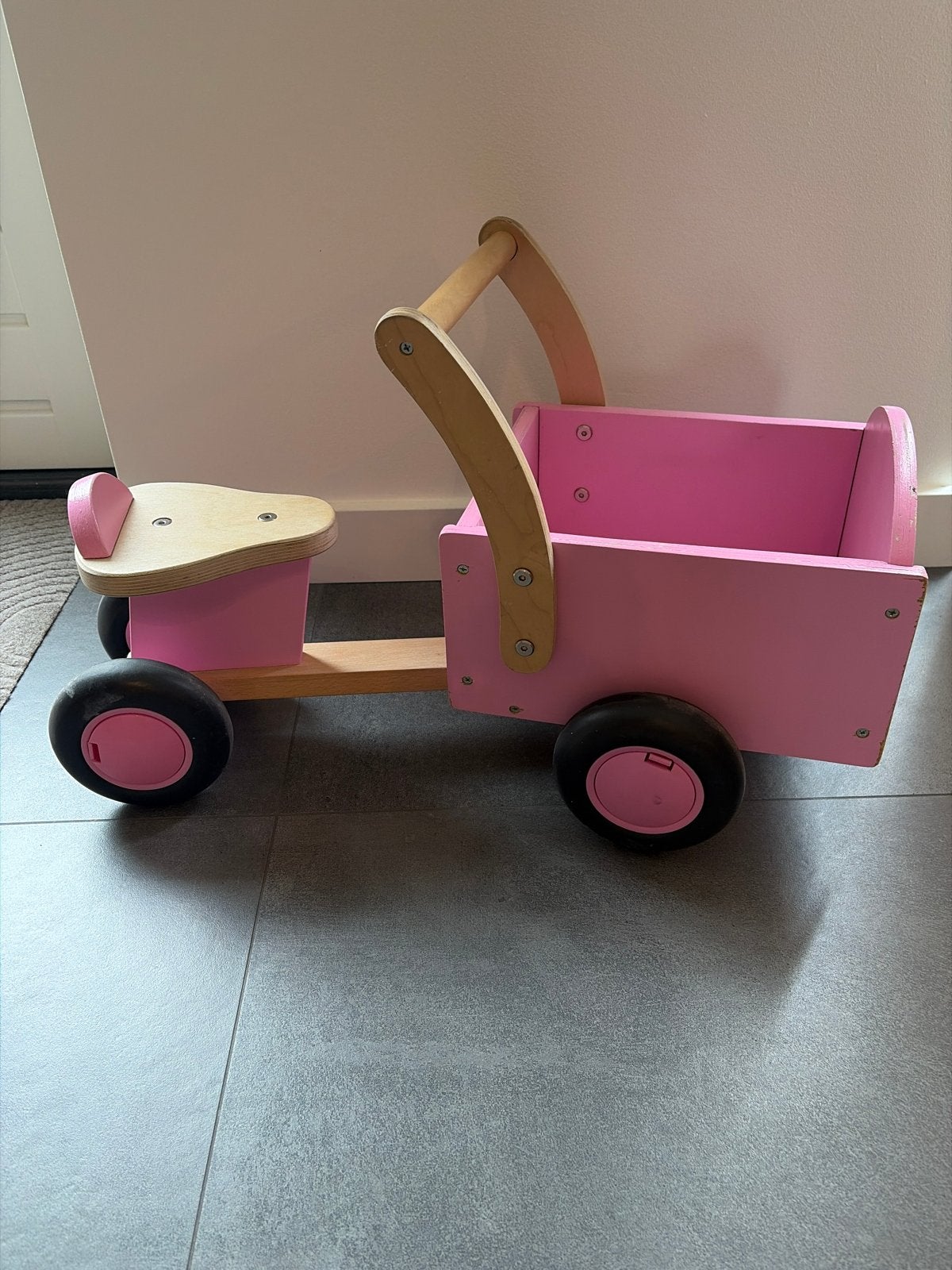 Roze houten bakfiets - naam kan eraf, Kinderen en Baby's, Ophalen, Gebruikt, Rij- of Hobbelspeelgoed