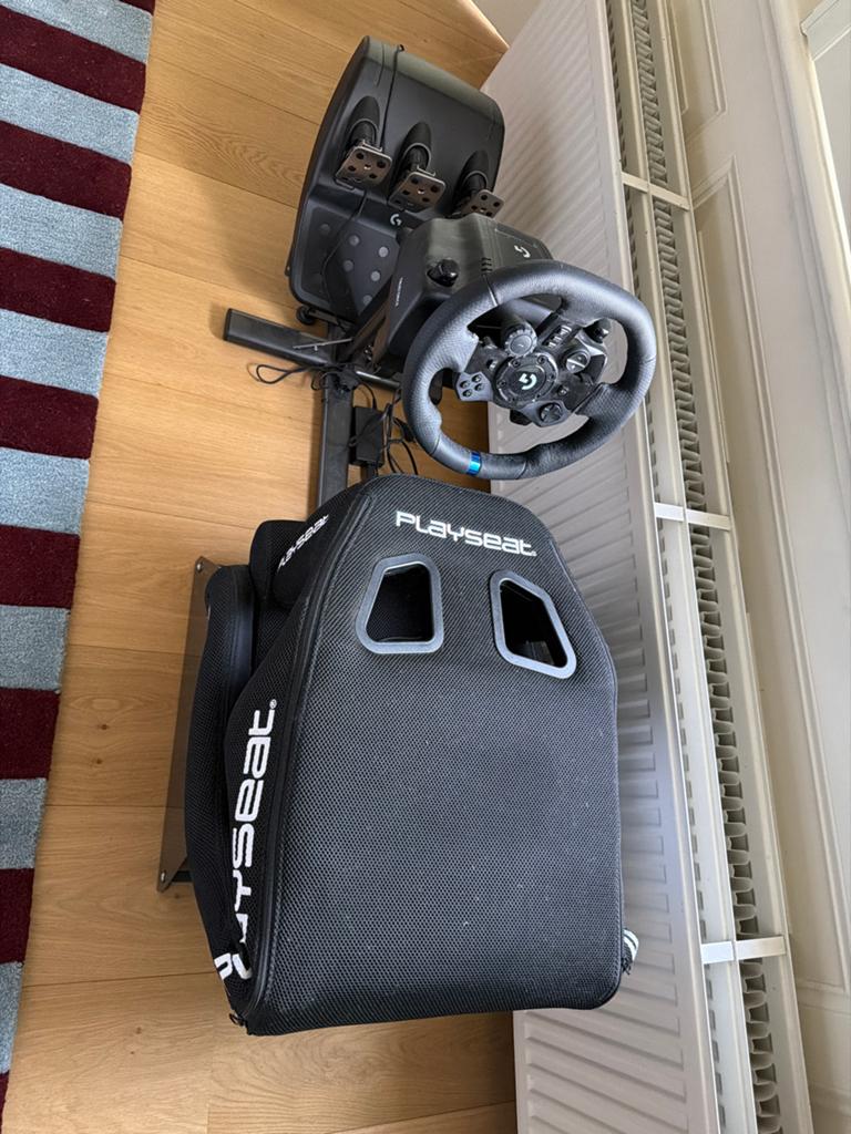 Playseat met Logitech G923 racestuur en pedalen, Ophalen, Zo goed als nieuw