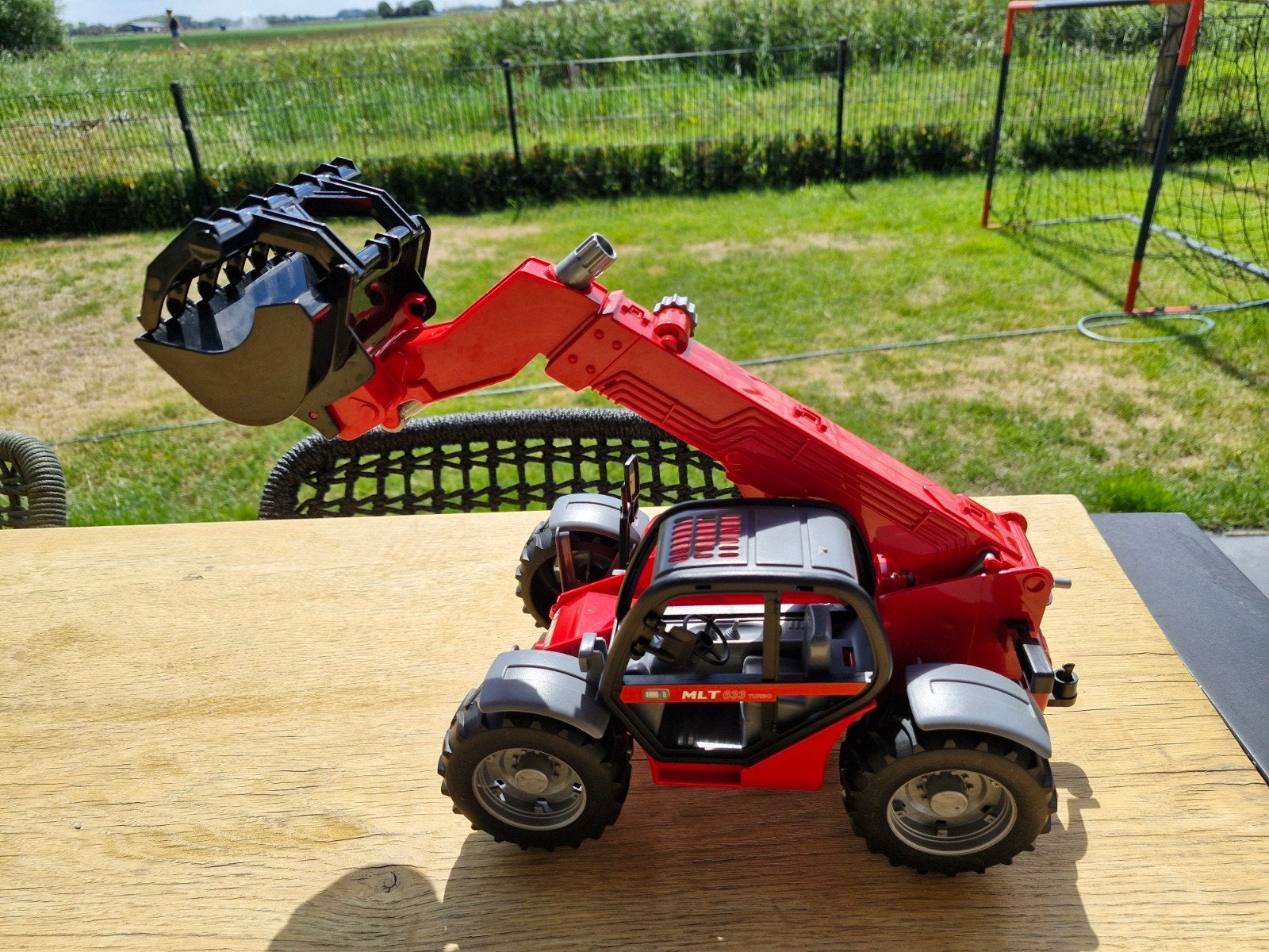 Bruder Manitou verreiker, Ophalen, Zo goed als nieuw