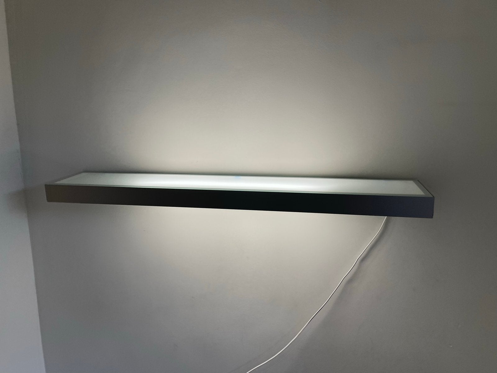 Stijlvolle wandplank met geïntegreerde verlichting, Ophalen, Zo goed als nieuw