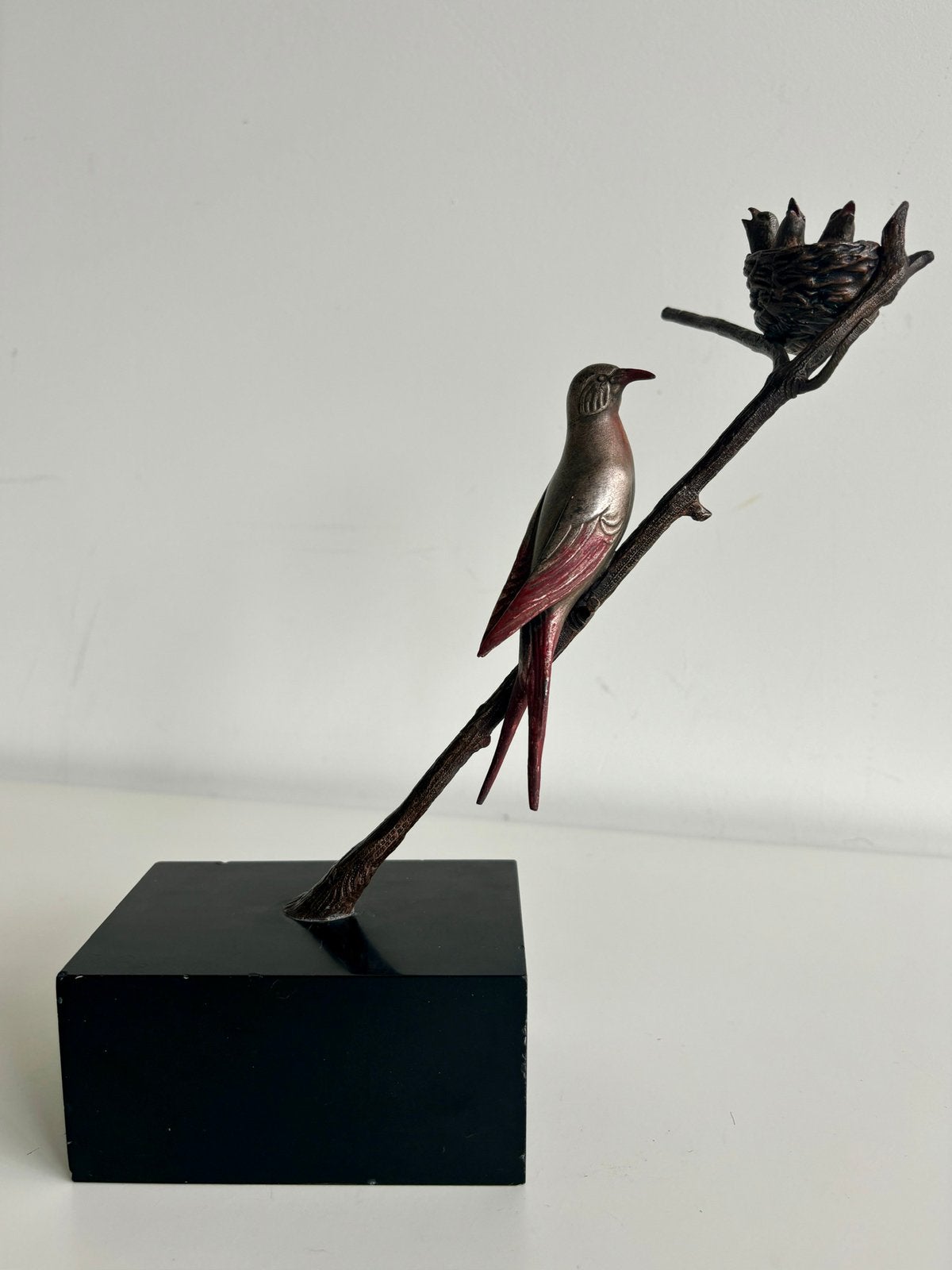 Antiek Art Deco beeld van vogel met nestje, gesigneerd, Ophalen of Verzenden