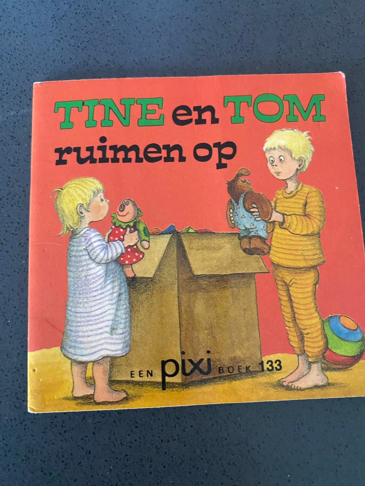 Tine en Tom ruimen op - Een Pixi Boek 133, Boeken, Kinderboeken | Kleuters, Ophalen of Verzenden, Gelezen, Jongen of Meisje