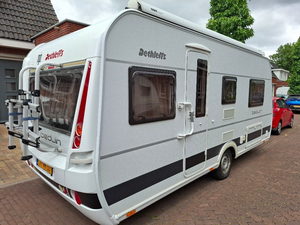 DETHLEFFS BEDUIN 470 ER  klaar voor direct vertrek., Schokbreker, Rondzit, Particulier, 2 aparte bedden
