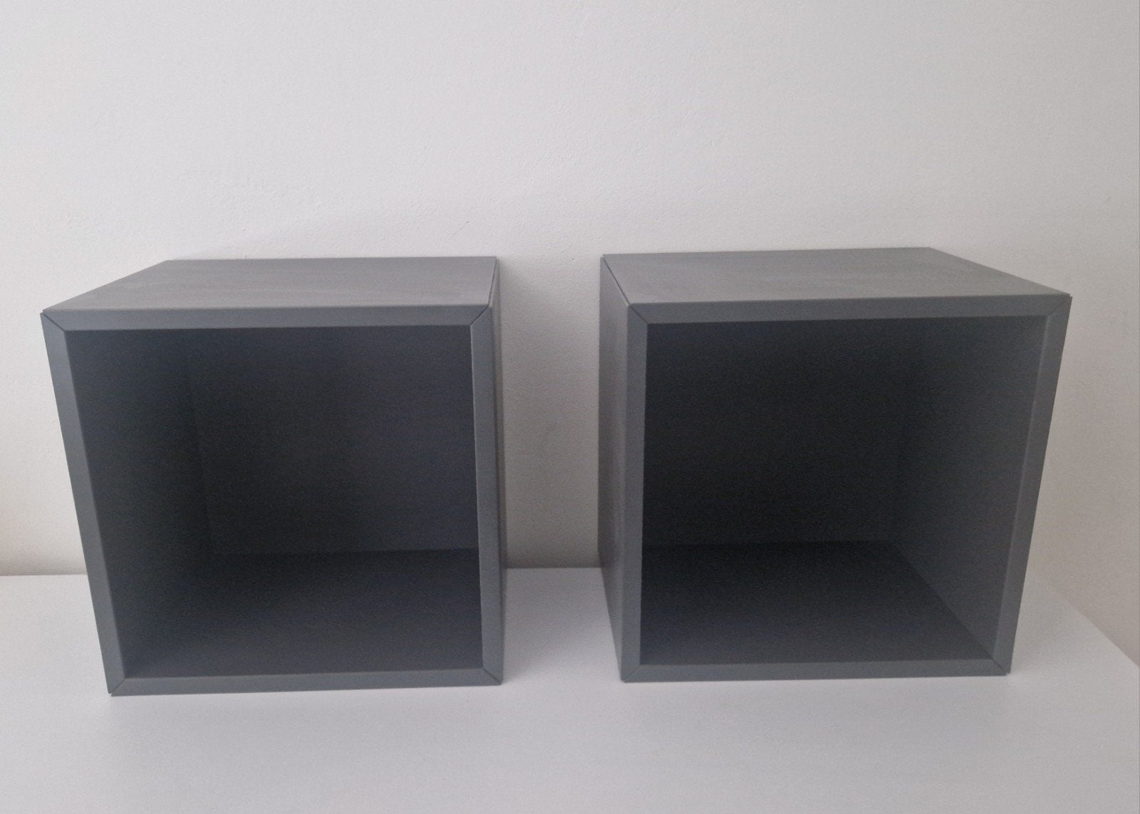 2x ikea eket kastje met wandrail., Huis en Inrichting, Ophalen of Verzenden, Zo goed als nieuw, Hout, Cd's